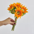 Real-Touch Künstliche Sonnenblumen – 5 Stück Set mit Knospe, 33 cm, als Tischdeko für Hochzeit & Herbst, wasserabweisend & UV-beständig