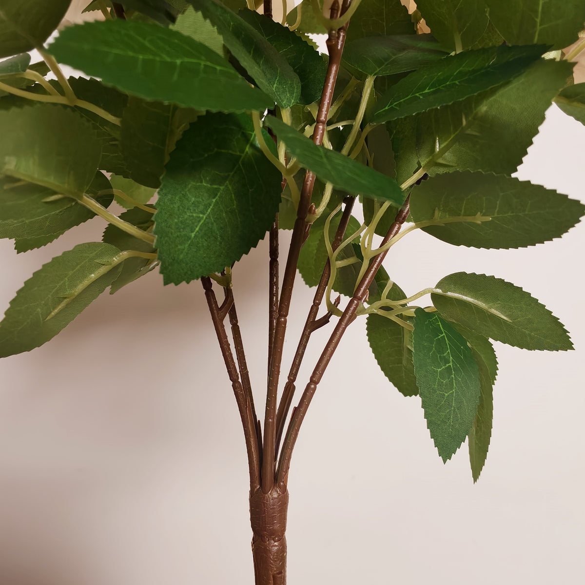Künstlicher Rosenstrauß 35cm, Cremefarbene Seidenrosen, Hochwertige Kunstblumen für Vase, Hochzeitsdeko & Wohnkultur im Landhausstil
