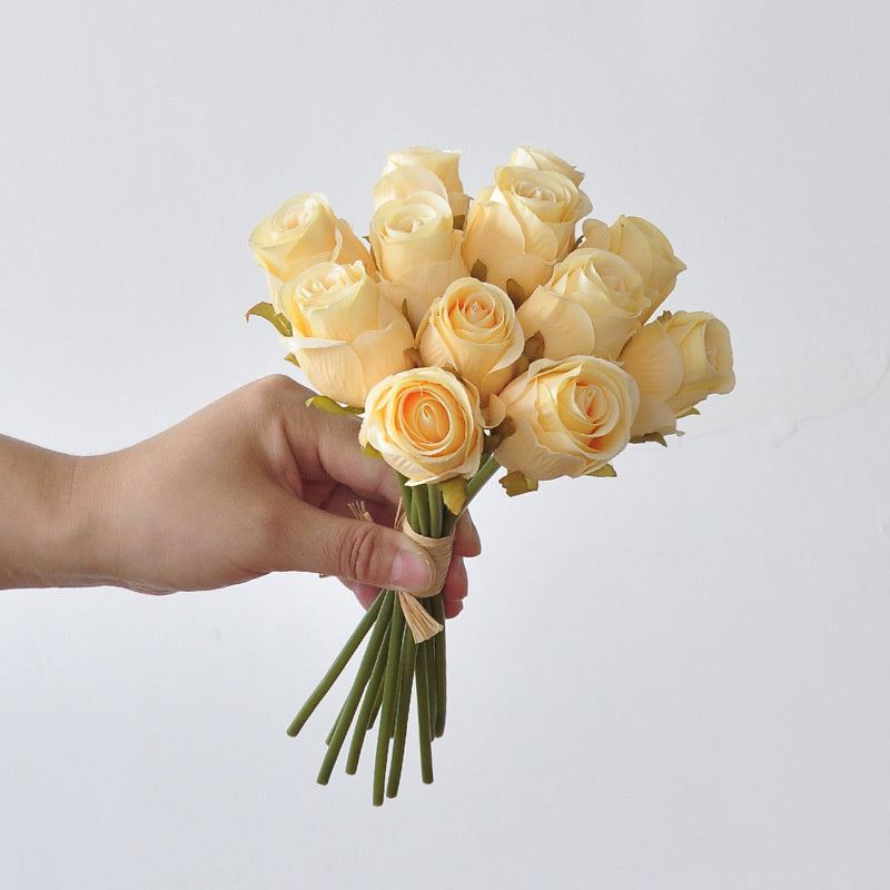 Rosenstrauß Kunstblumen 24 cm, Kleines Seidenblumen-Bündel, Täuschend echte Rosen für Tischdeko, Hochzeit & ganzjährige Dekoration