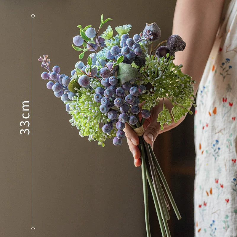 Künstlicher Beerenstrauß 33cm, Realistischer Deko Zweig mit Früchten, für Vase, Herbstdeko & Gestecke, langlebige Kunstblumen