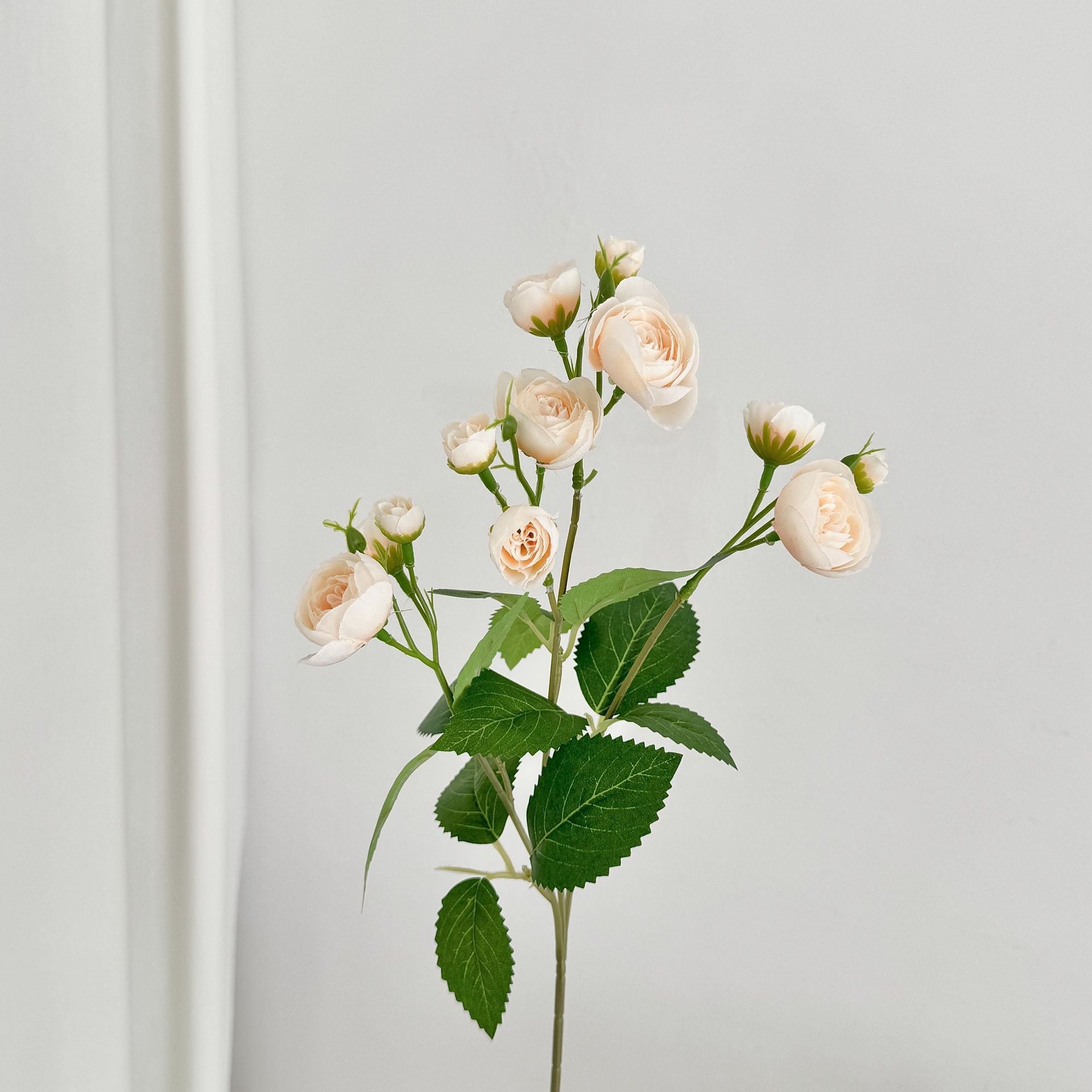 12-Kopf Kunstblumen Teeknospen, 46 cm, realistisch, 4 Farben – ideal für Hochzeiten, Dekoration & Einzelhandel