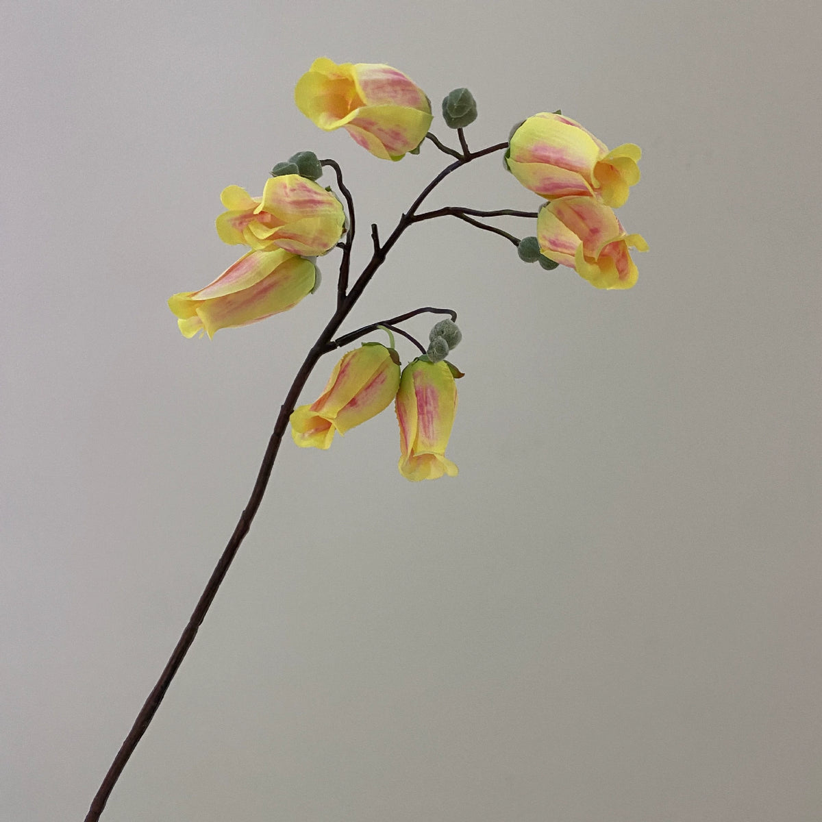 Künstliche Blumen, 70 cm, realistisch, in Weiß, Lila, Fuchsia, Gelb, Rosa – ideal für Hochzeiten, Innenraumdekoration & Cafés