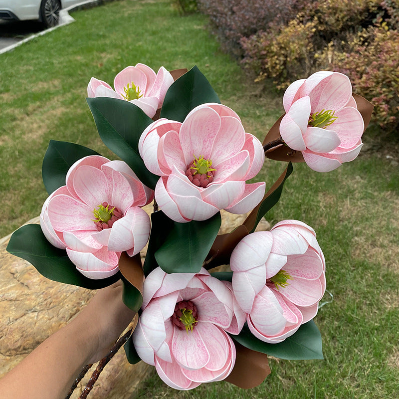 Faux Magnolienblüten, 70 cm, Real-Touch PU, 4 Farben – ideal für Hochzeiten, Wohnräume & Cafés
