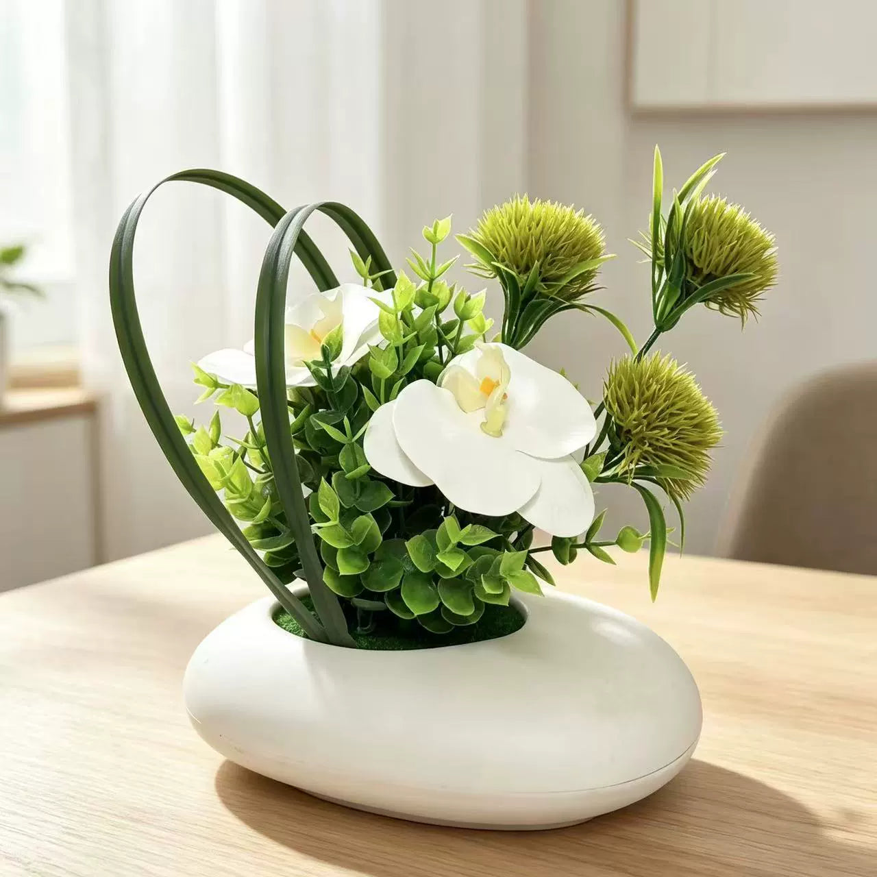 Kunstblumen Gesteck Phalaenopsis Orchidee, 20cm, Weiß | Realistische Kunstpflanze mit Eukalyptus im Topf, Langlebige Tischdeko für Zuhause, Büro, Hochzeit