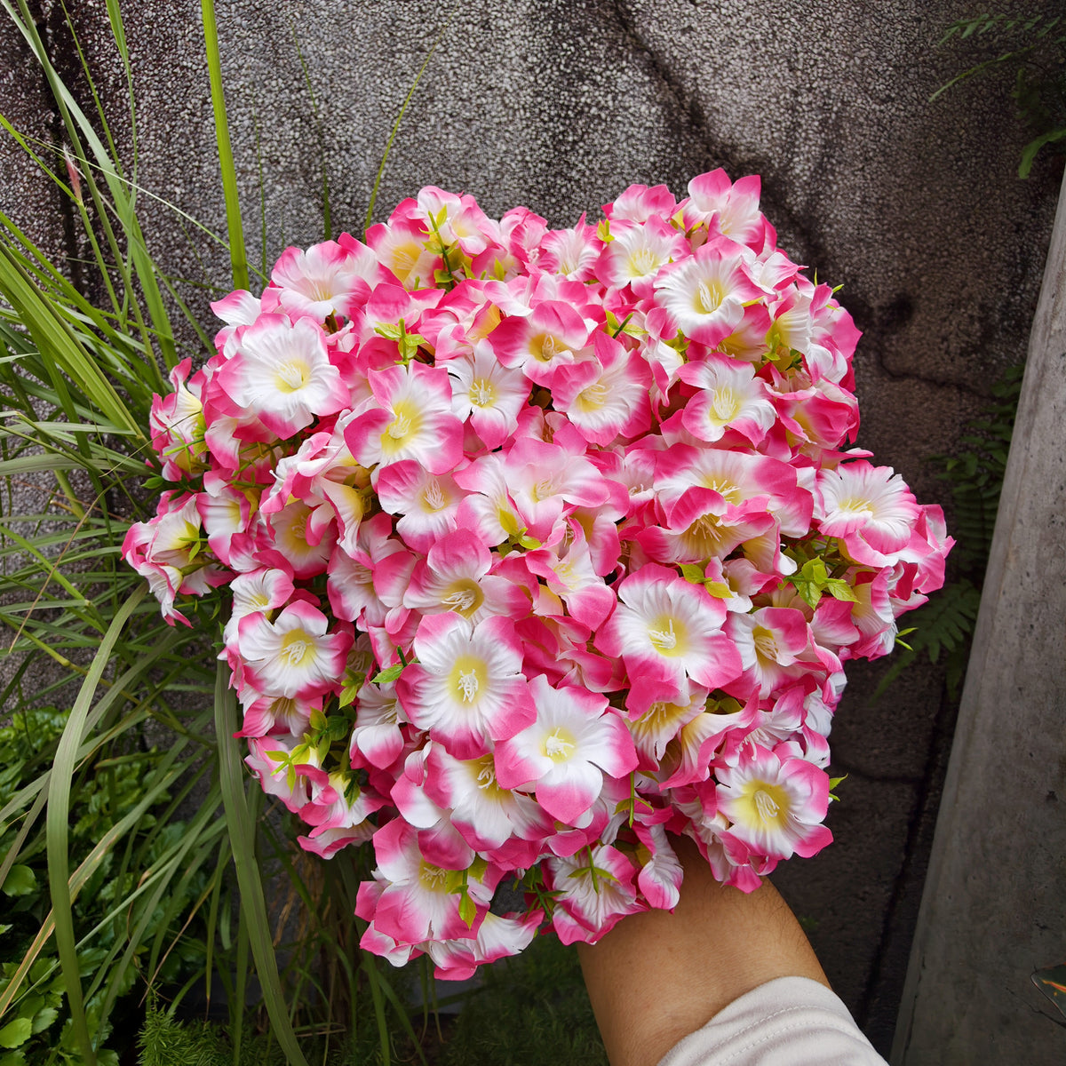 Kunstblumen wie Echt, 9 Bündel Künstliche Blumen Balkonpflanzen Outdoor Wetterfest, Fake Blumenstrauß UV-beständig Frühlingsdeko Gefälschte Blumen Deko Frühling für Innen Draußen Balkon