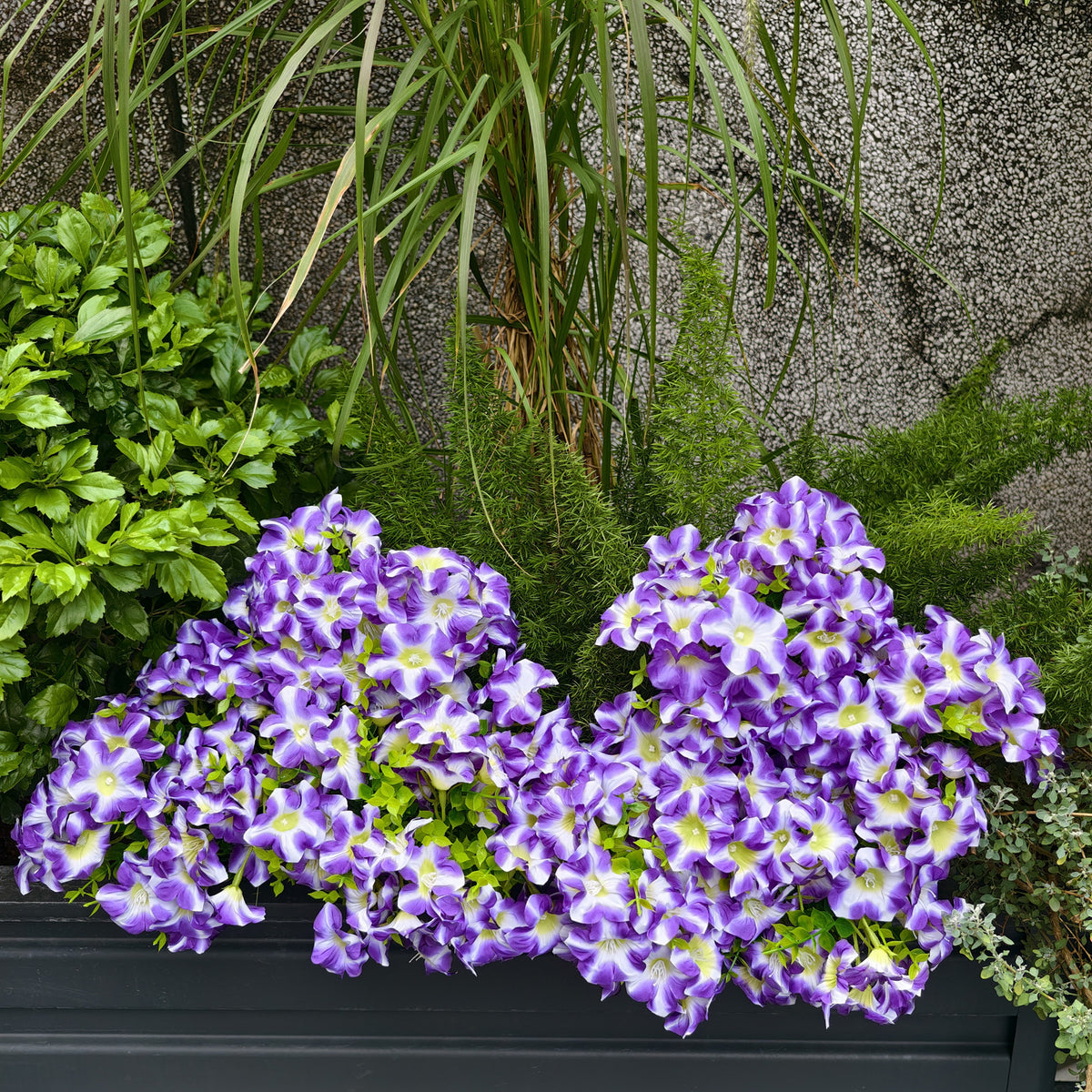 Kunstblumen wie Echt, 9 Bündel Künstliche Blumen Balkonpflanzen Outdoor Wetterfest, Fake Blumenstrauß UV-beständig Frühlingsdeko Gefälschte Blumen Deko Frühling für Innen Draußen Balkon