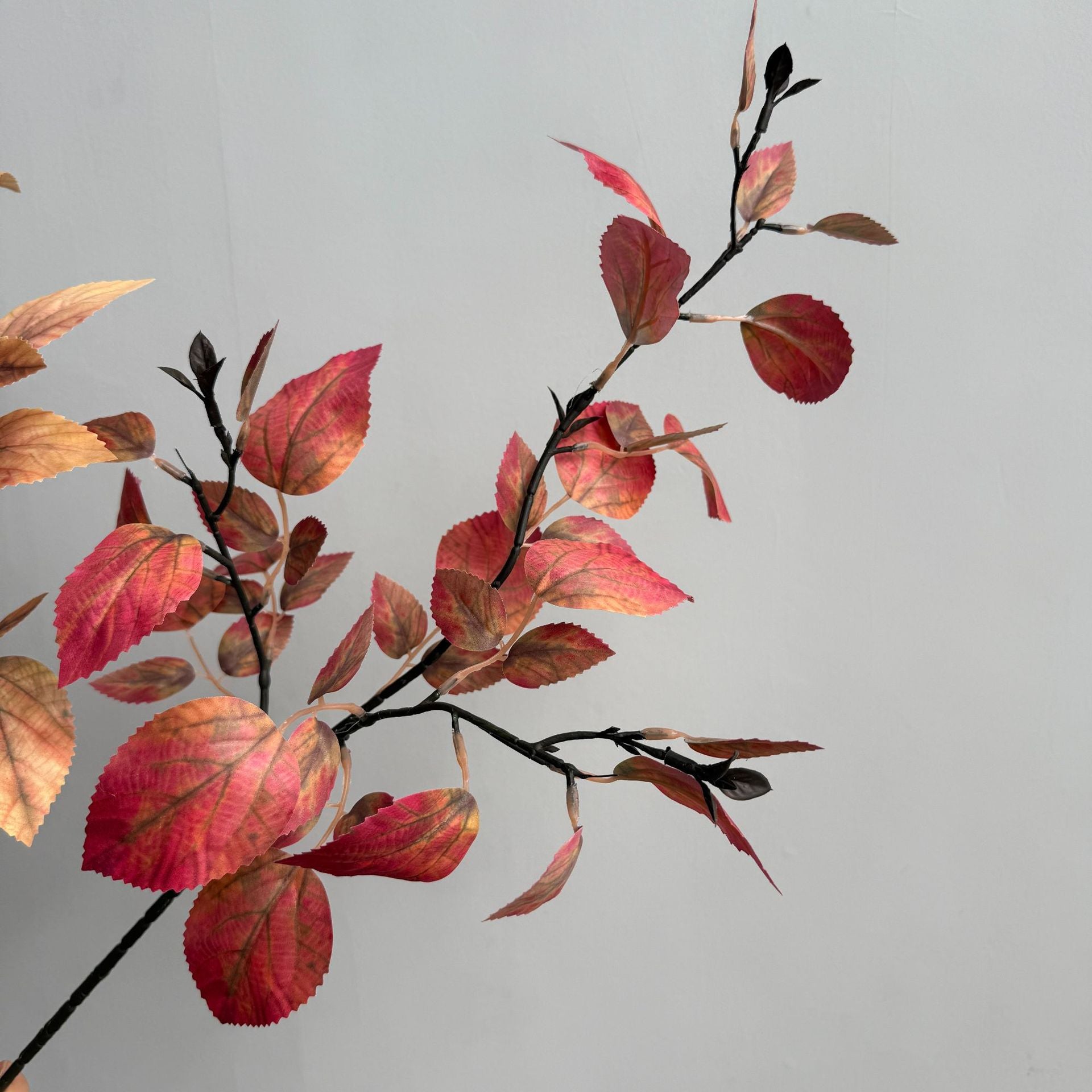 Künstliche Birkenblätter 85cm, realistisch, herbstliche Farben, ideal für Hochzeiten, Innenraumdekoration, Café- und Hotelgestaltung