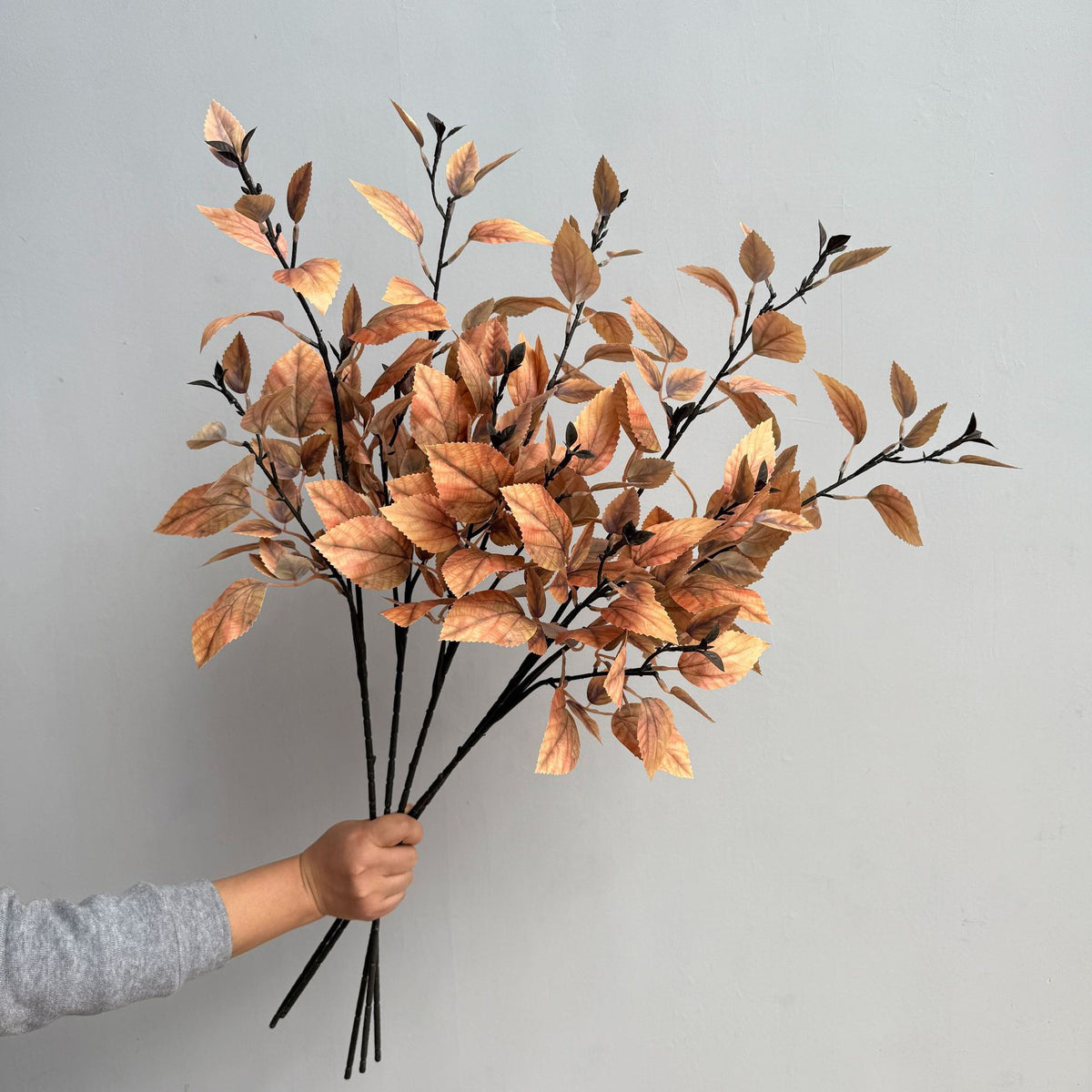 Künstliche Birkenblätter 85cm, realistisch, herbstliche Farben, ideal für Hochzeiten, Innenraumdekoration, Café- und Hotelgestaltung