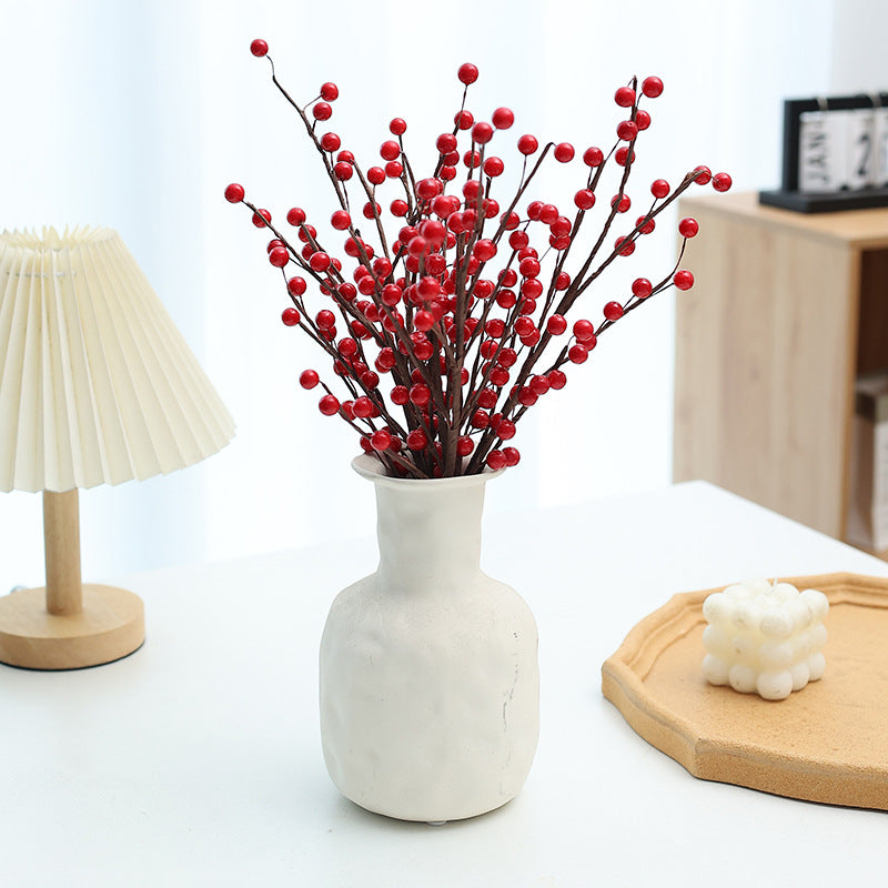 Künstlicher Roter Beeren-Zweig, 38 cm, Naturgetreue Deko-Beeren für Vase, Herbst- & Weihnachtsdeko, Gestecke, Hochzeit, Grabschmuck