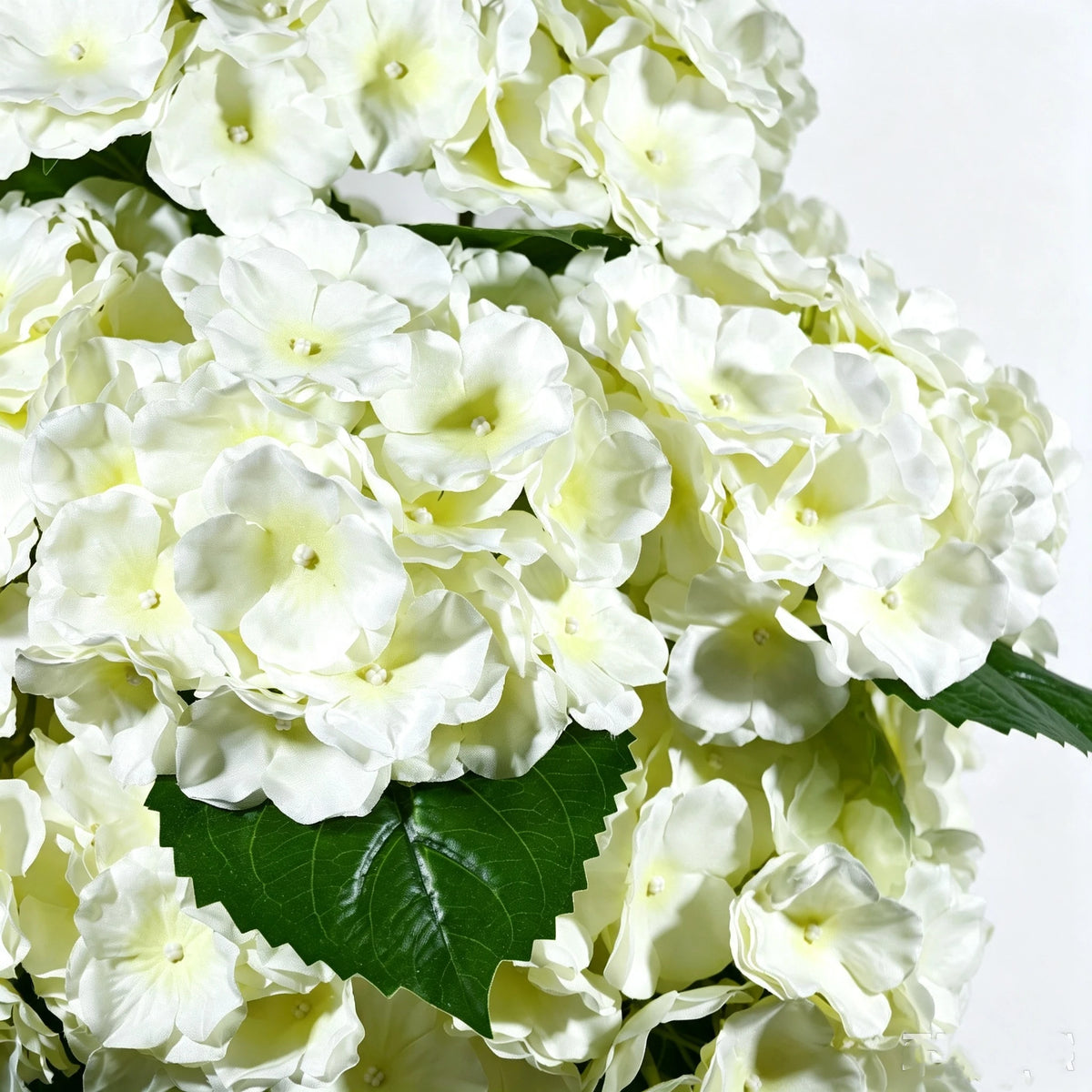 Künstliche Hortensien im 2er Set, 55cm Große Hortensienbüsche, UV-beständig & Täuschend Echt, Kunstblumen im Topf für Außen, Balkon, Hochzeit & Gewerbe