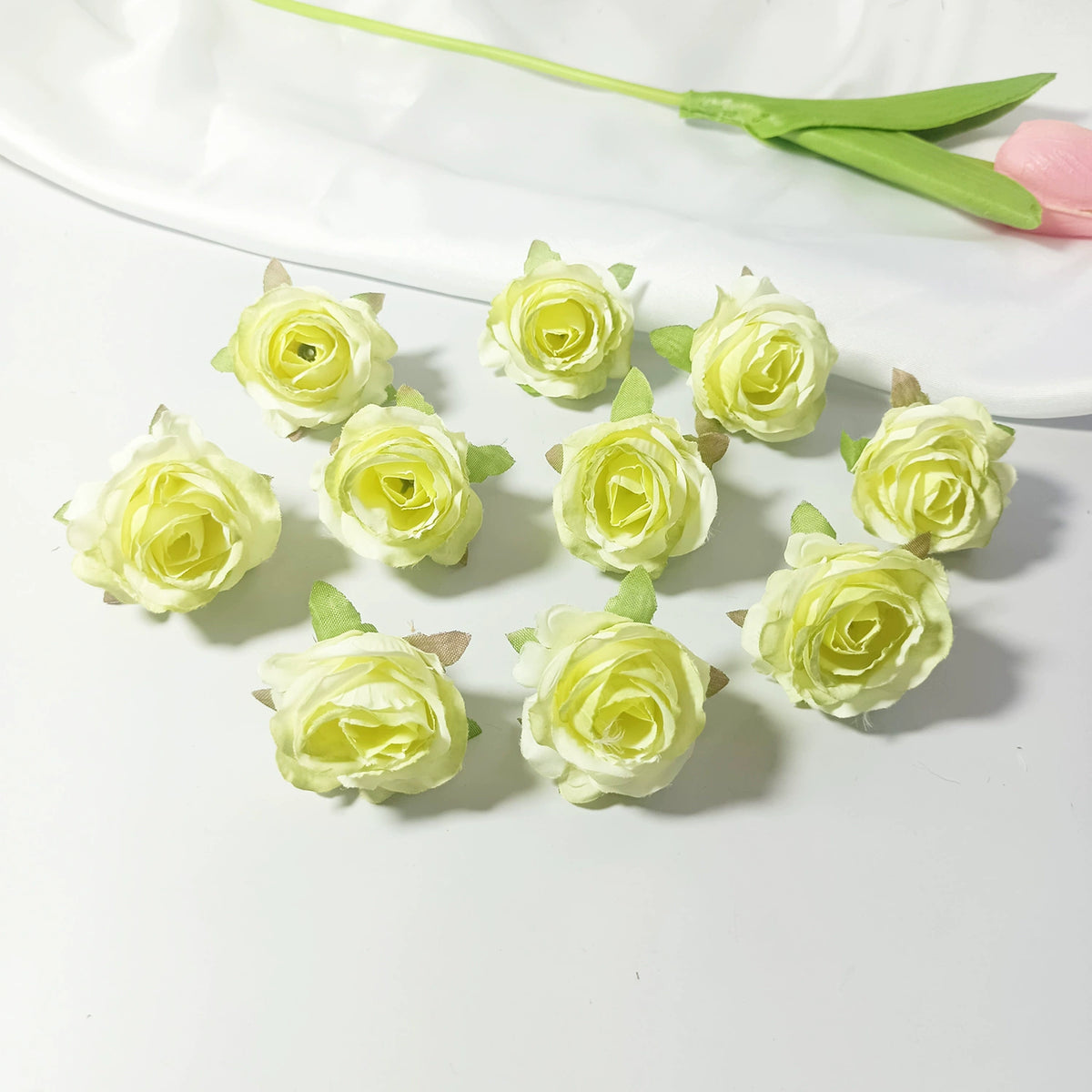 Mini Rosenköpfe 4cm, Künstliche Rosenblüten zum Basteln & Dekorieren, Naturgetreue Seidenrosen für DIY-Projekte, Hochzeit, Gestecke, Tischdeko