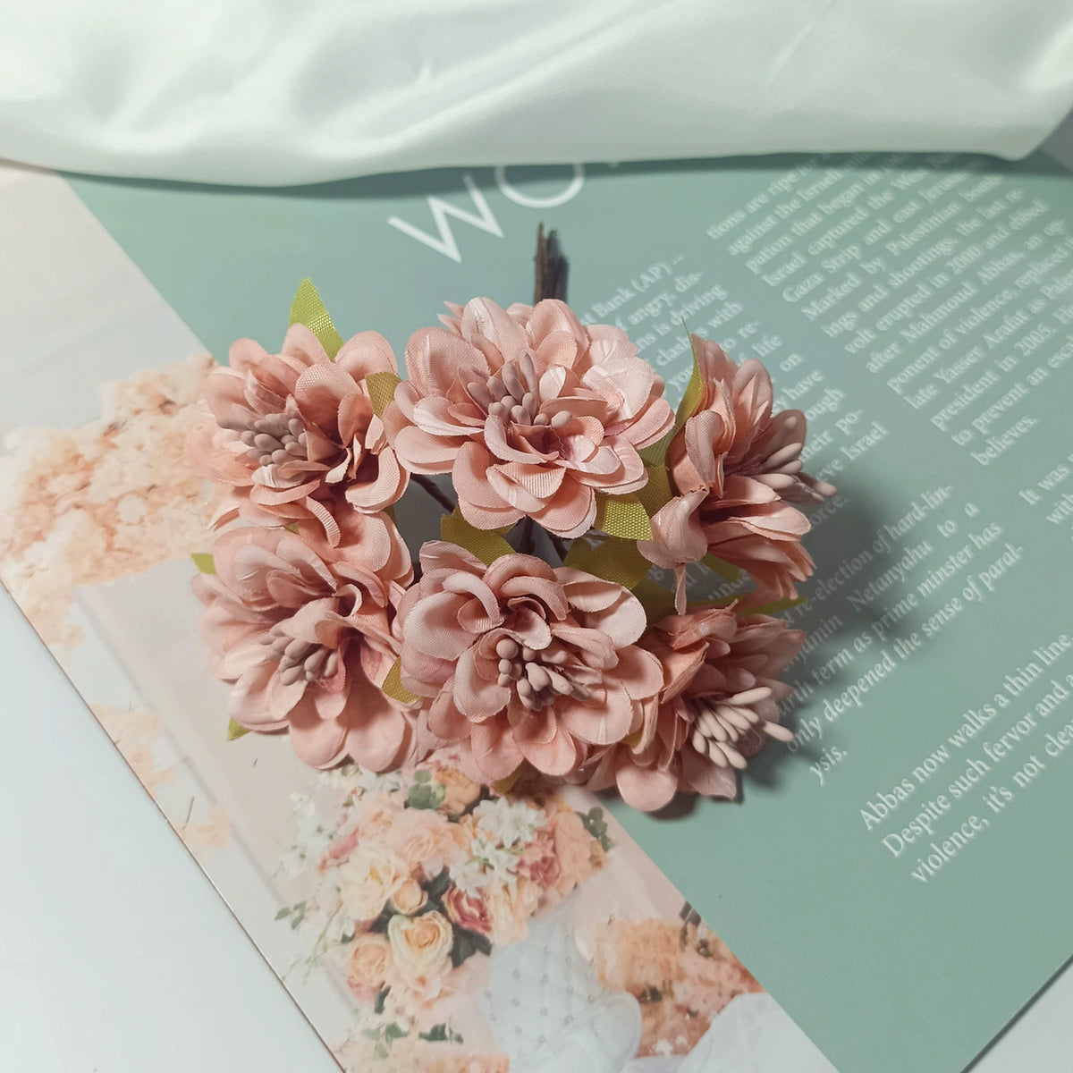 Kleine Dahlien Kunstblumen, 11 cm Mini-Bouquet, täuschend echte Seidenblumen für DIY, Gestecke, Anstecker, Hochzeit & Dekoration
