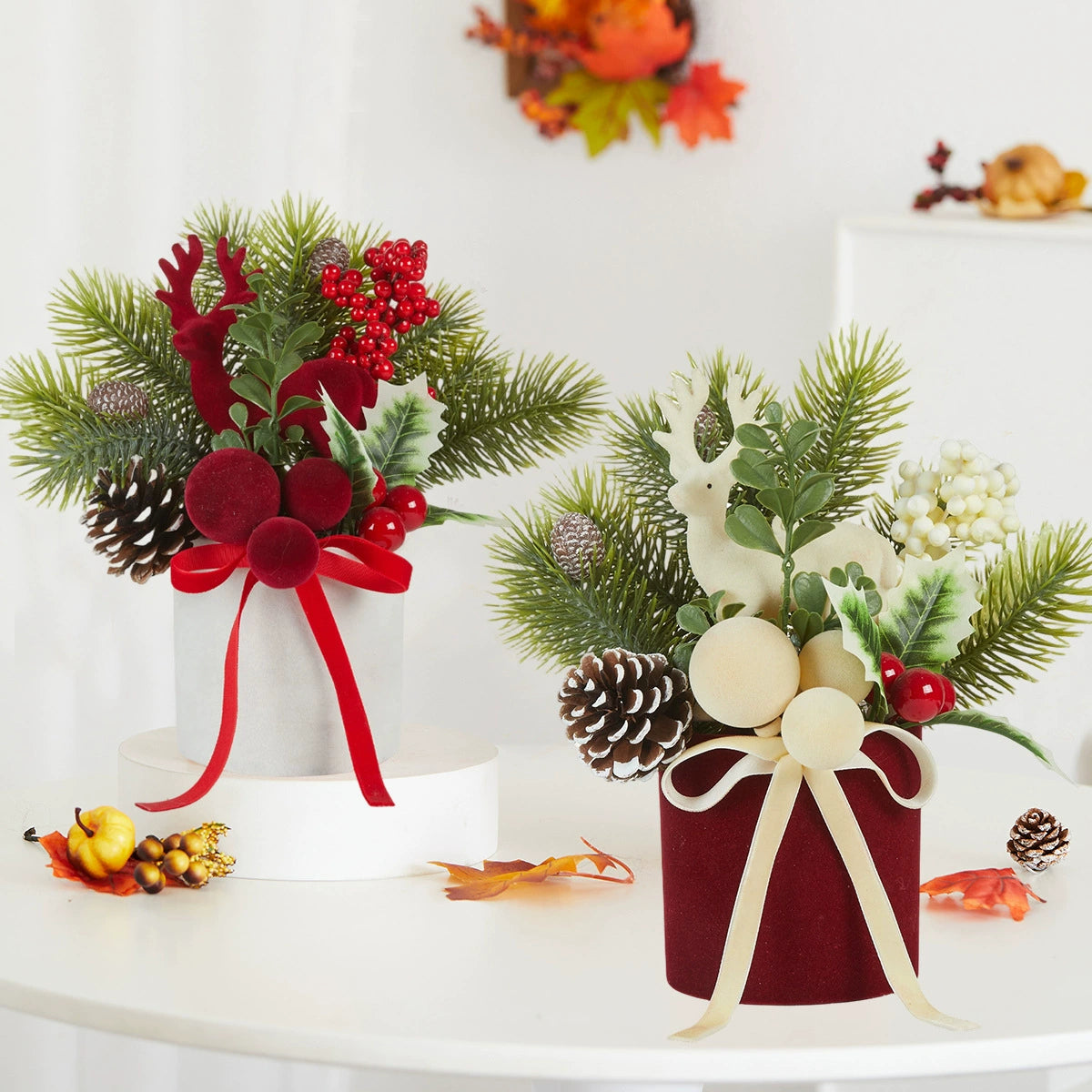 Flockierte Mini-Weihnachtsbaum mit Schleifenband-Dekor, 24 cm Höhe, realistisch wirkend, für Tischdeko, Laden-Display, Hochzeitsdekoration
