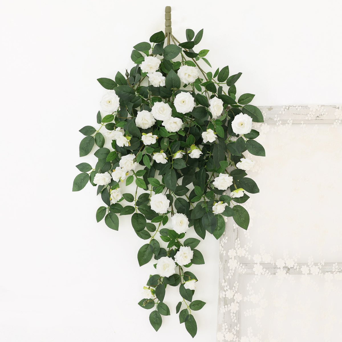 Künstliche Rosenranke, 90 cm Seidenblumen, 31 Blüten, wandmontierbar, Raumdekoration, Hochzeit, Event, Café, Hotel, realistisch, pflegeleicht