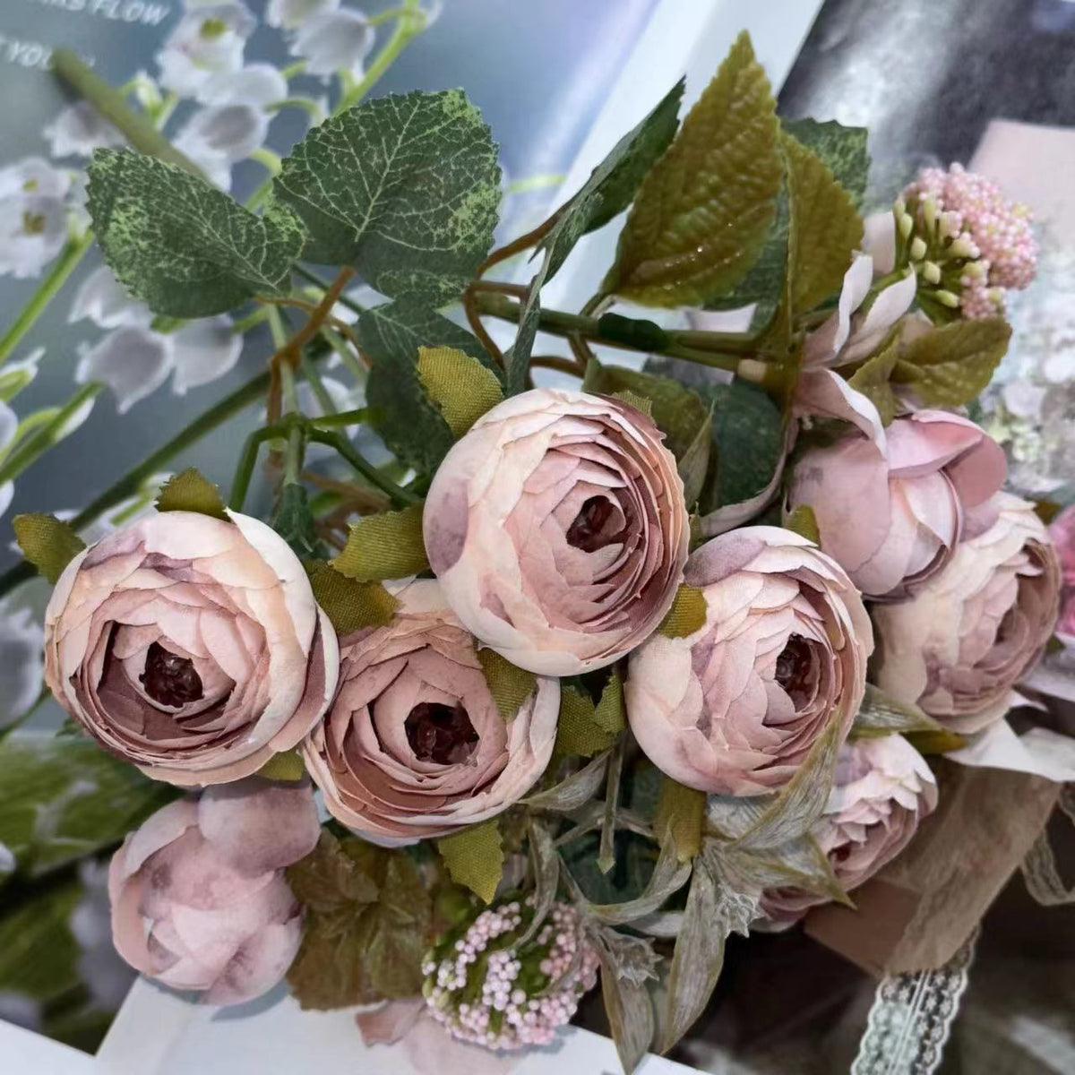 Künstliche Blumenstrauß für Hochzeiten, Retro-Stil, 32,5 cm, Rosen, Eukalyptus, Kamelien, Gänseblümchen, Hortensien