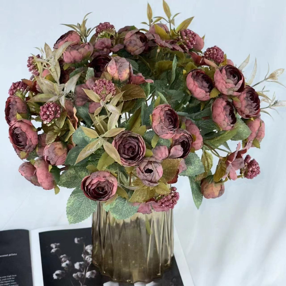 Künstliche Blumenstrauß für Hochzeiten, Retro-Stil, 32,5 cm, Rosen, Eukalyptus, Kamelien, Gänseblümchen, Hortensien