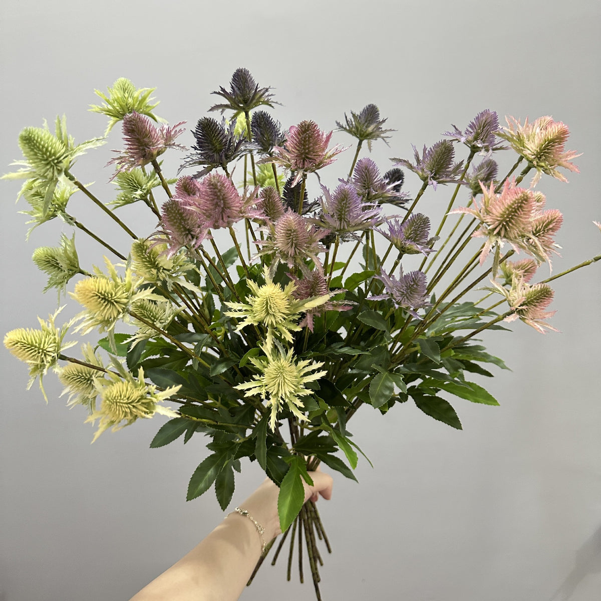 Künstliche Eryngium-Blüten, 60 cm, Ins-Stil, Kunststoff, für Hochzeiten und Wohnkultur, 4 Blütenköpfe
