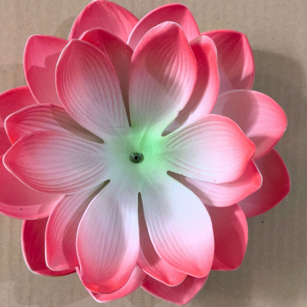 Künstliche Seerose 28 cm, plastik, realistische Lotoblume, DIY-Deko für Hochzeit, Grabschmuck, Innenraumgestaltung