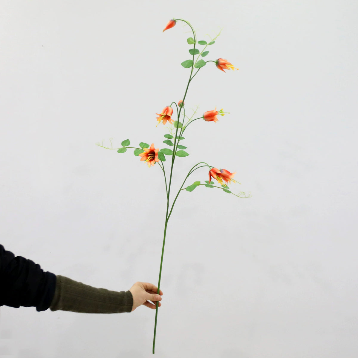 Künstliche Clematis-Blüten, 105 cm, Seidenstoff, Einzelstiel mit 8 Blüten, für Zuhause, Hochzeiten, Geschäftsräume