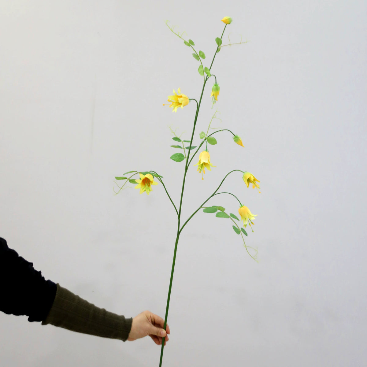Künstliche Clematis-Blüten, 105 cm, Seidenstoff, Einzelstiel mit 8 Blüten, für Zuhause, Hochzeiten, Geschäftsräume