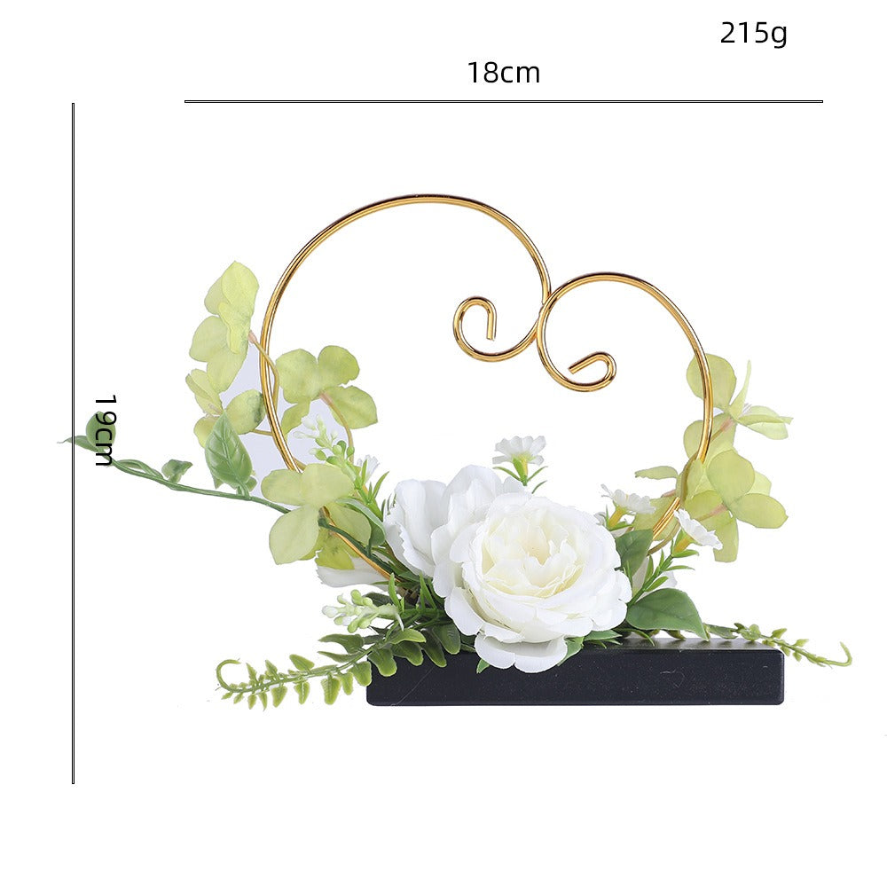 Retro Herzringhalter mit künstlichen Rosen und Gänseblümchen, 19 cm, inklusive Blumentopf
