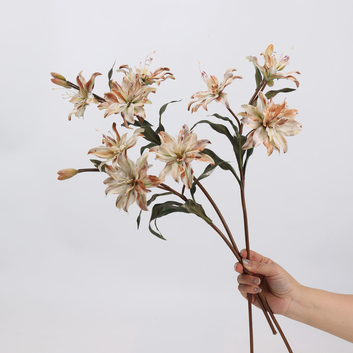 58 cm Lilienbusch aus Seidenstoff, 3 Blüten, klassische Retro-Optik, für Hochzeiten, Wohnaccessoires und kommerzielle Räume