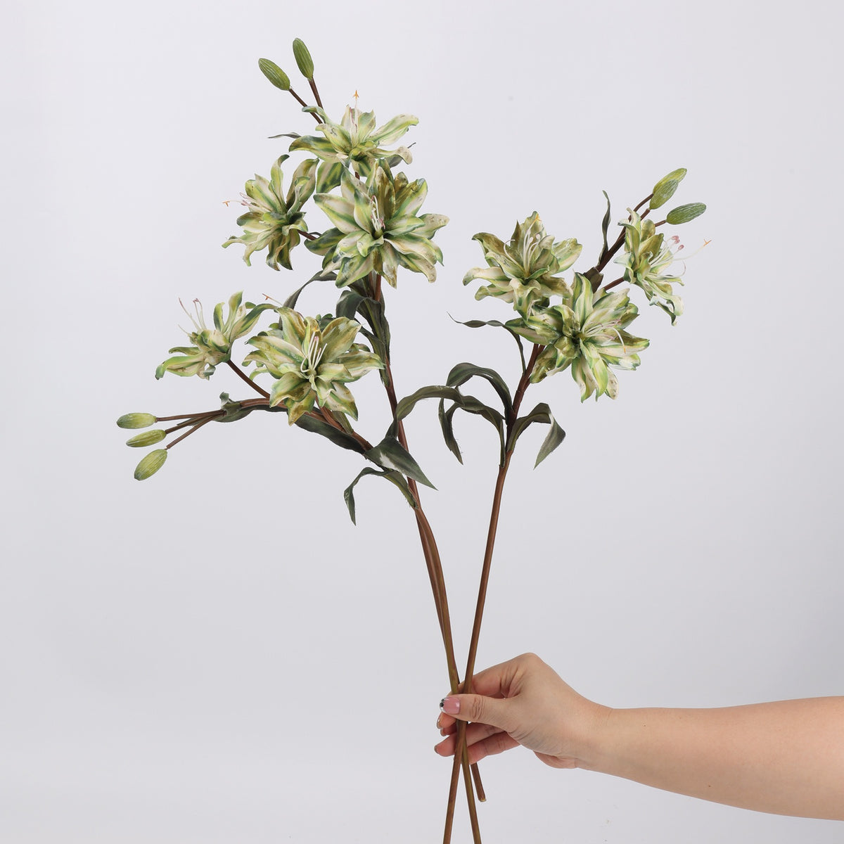 58 cm Lilienbusch aus Seidenstoff, 3 Blüten, klassische Retro-Optik, für Hochzeiten, Wohnaccessoires und kommerzielle Räume