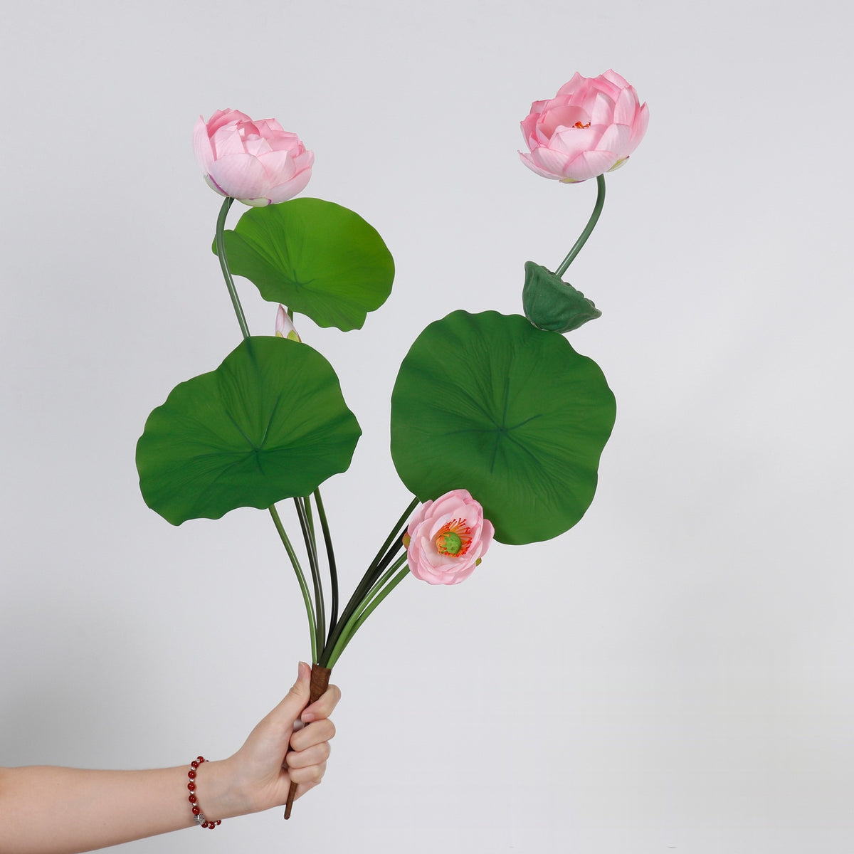 Künstliche Lotusblume mit Blättern und Samenkapsel, Bund mit 3 Blüten, PU, für Hochzeit, Hotel und Schaufenster
