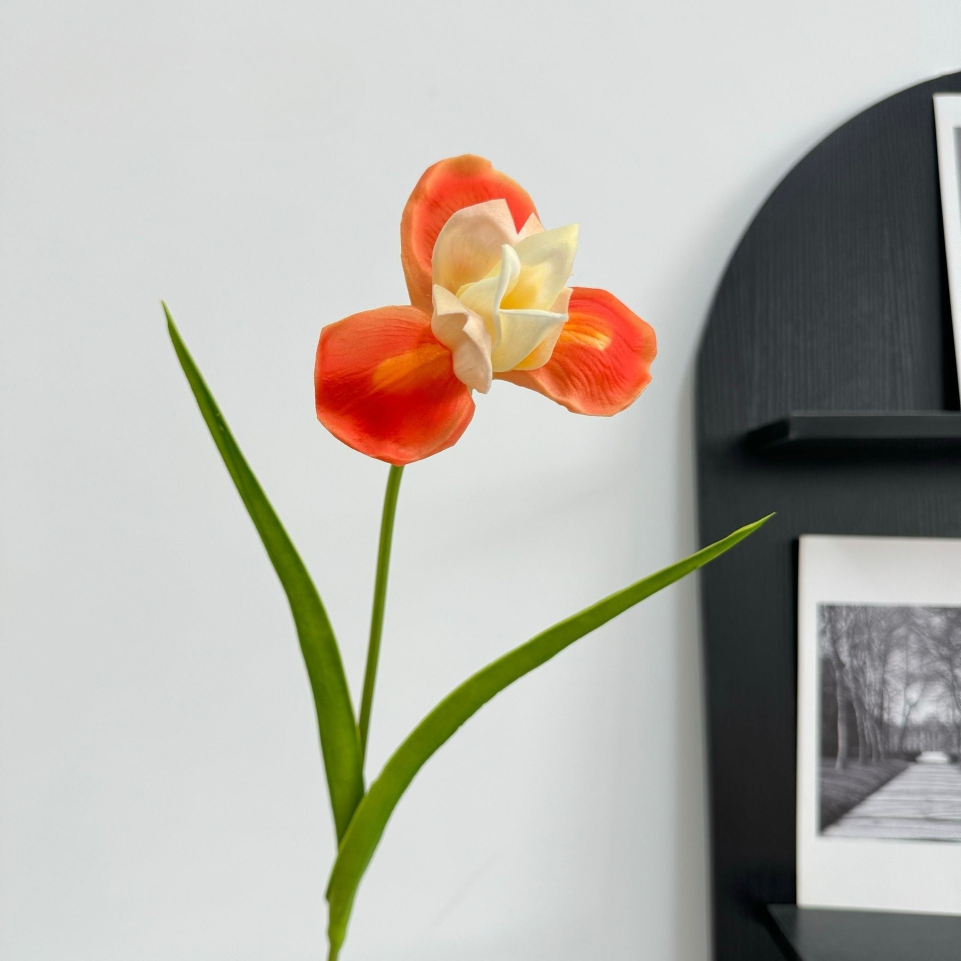 Großhandel: 55 cm künstliche Schwertlilien-Stängel künstliche Iris Deko-Simulationsblumen für die Wohnung