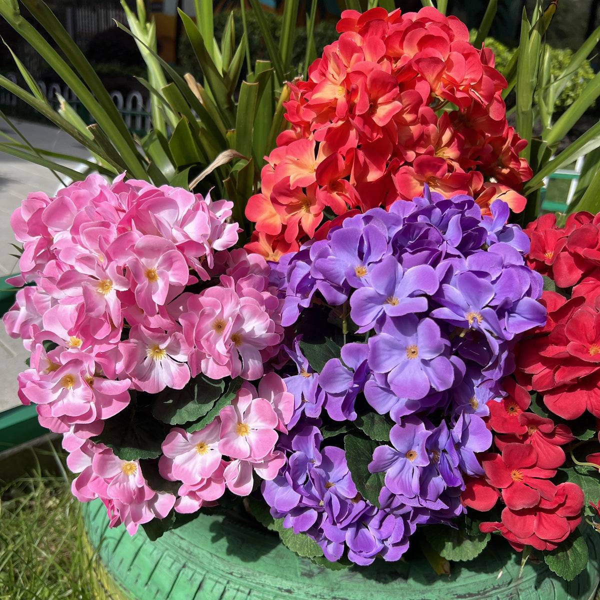 UV-beständige Kunstblumen Geranien 24 Stiele Künstliche Balkonblumen für Außen