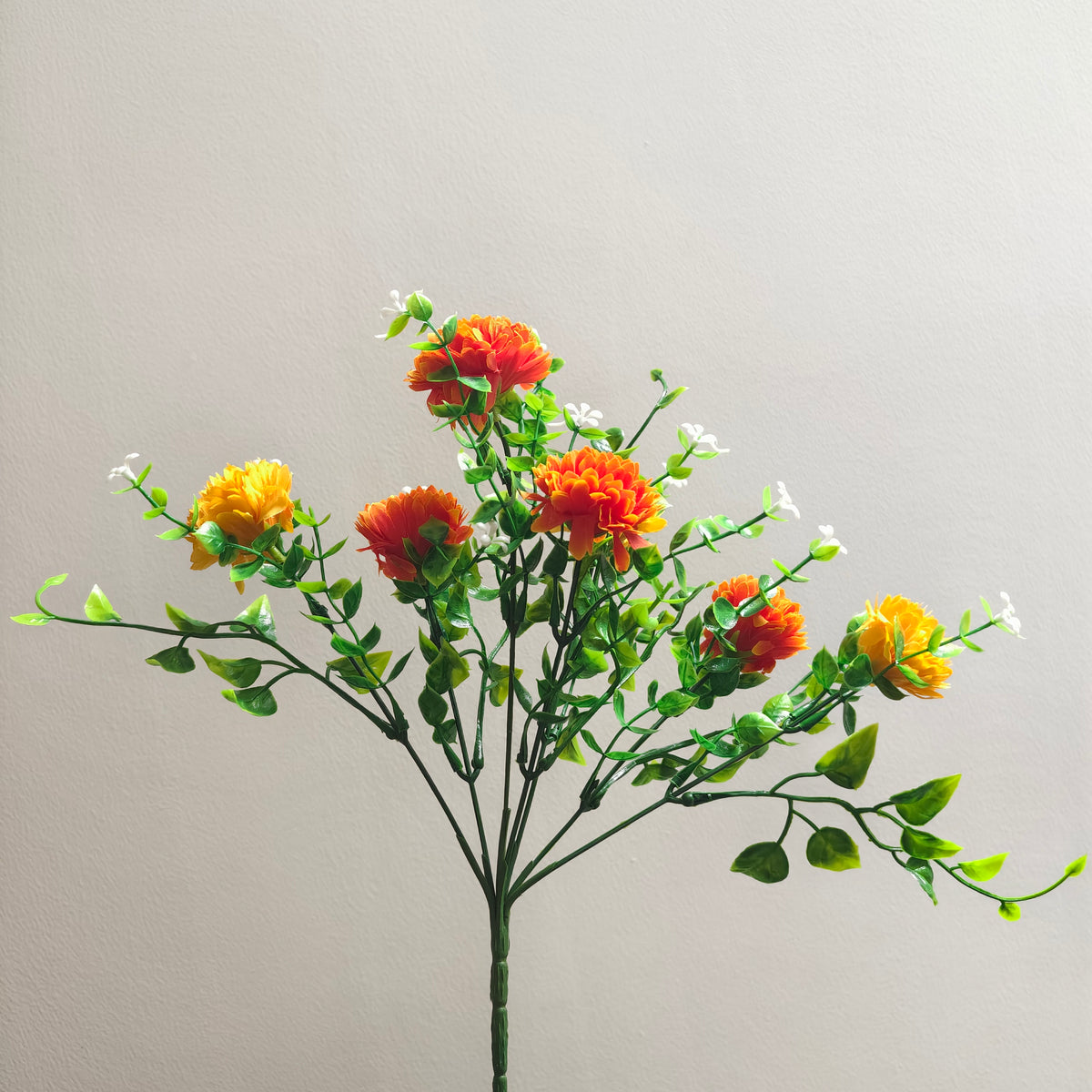 Restposten 35 cm Künstlicher Orange‑gelb Chrysanthemen-Strauß UV-beständig & wetterfest für außen