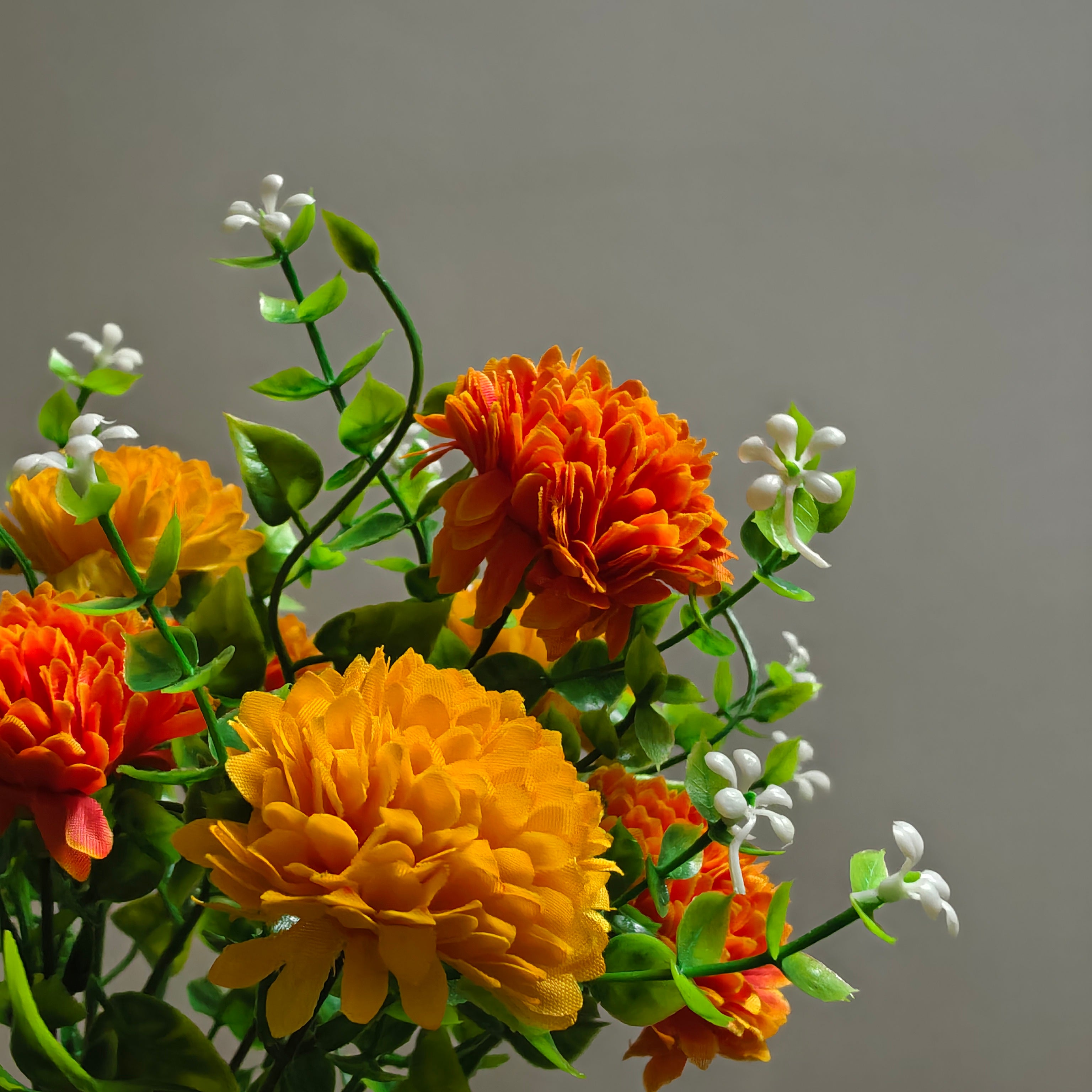 Restposten 35 cm Künstlicher Orange‑gelb Chrysanthemen-Strauß UV-beständig & wetterfest für außen