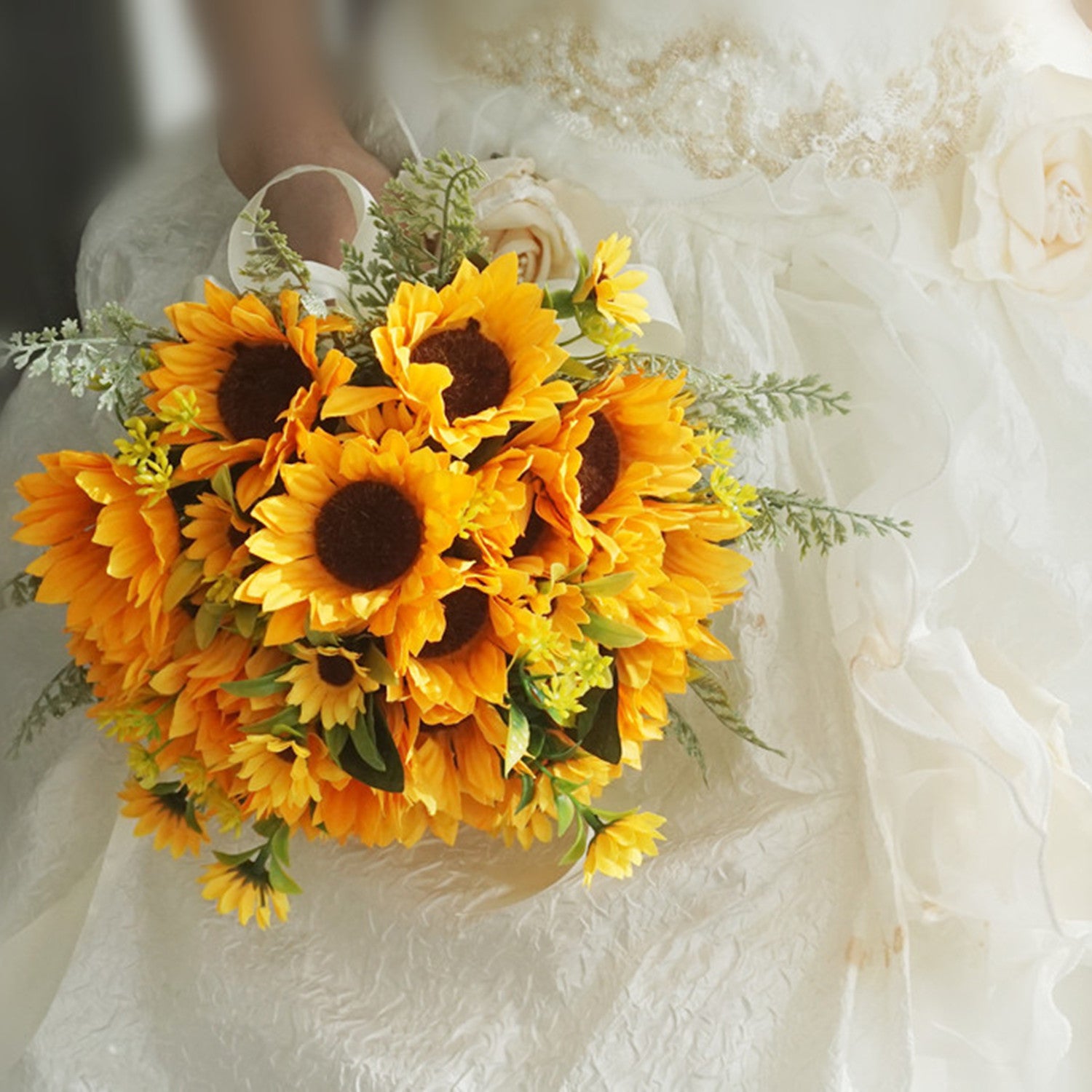 Lebendiger Sonnenblumen Brautstrauß aus Kunstblumen, Perfekt für Outdoor-Hochzeiten, Wiederverwendbar & Stilvoll