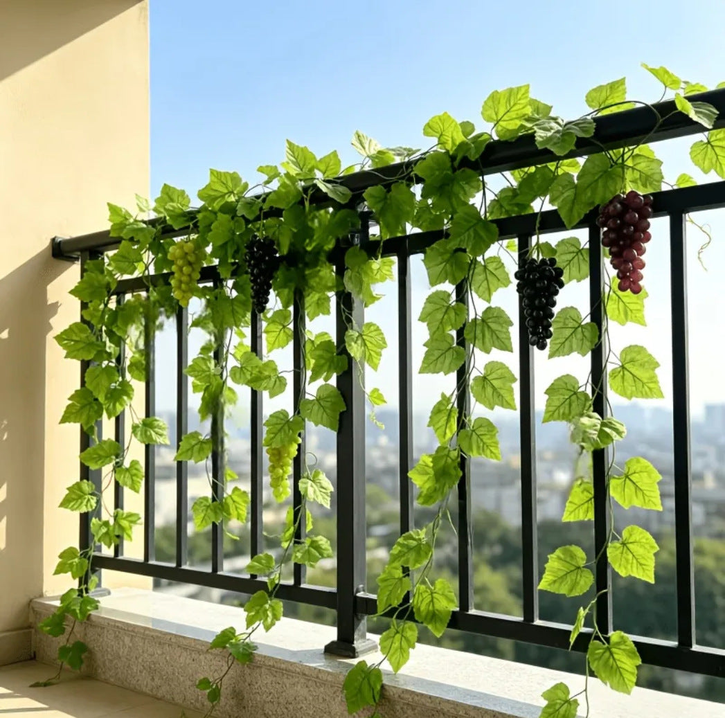 Künstliche Weinrebe Hängepflanze, 66 Blätter, Kunstseide-Optik, Rankgirlande für Garten, Balkon, Hochzeit und Gastronomie