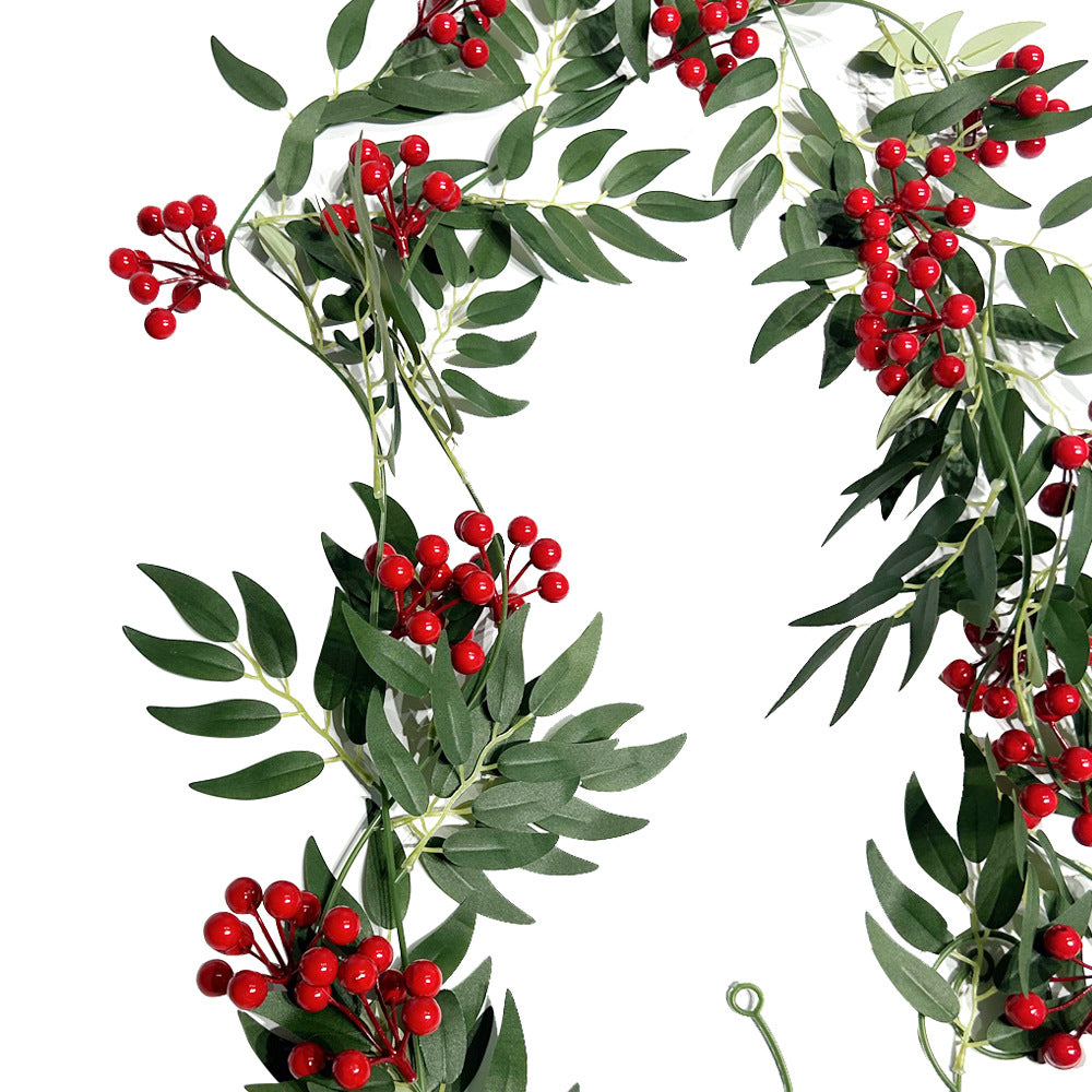Künstliche Weidenblatt-Ranke mit roten Beeren, 2er-Set Girlande aus Kunstseide, Weihnachtsdeko für Tür, Haus und Schaufenster