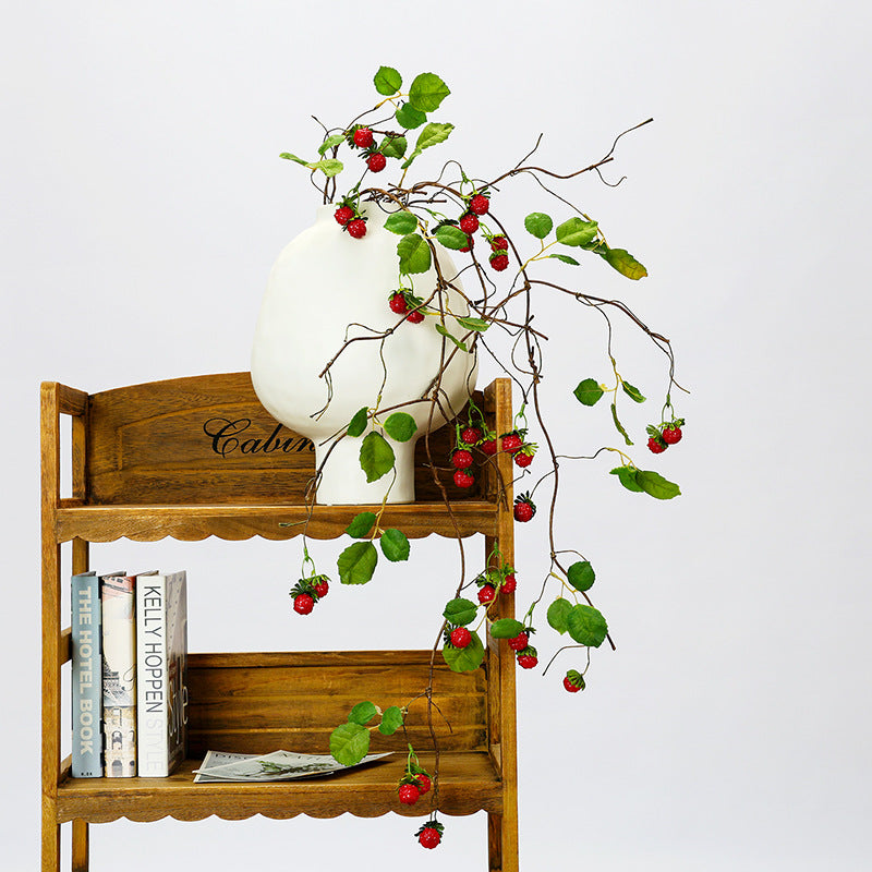 Künstliche Erdbeerranke mit 16 Beeren, 97 cm Länge, für Innendekoration und Gewerberäume