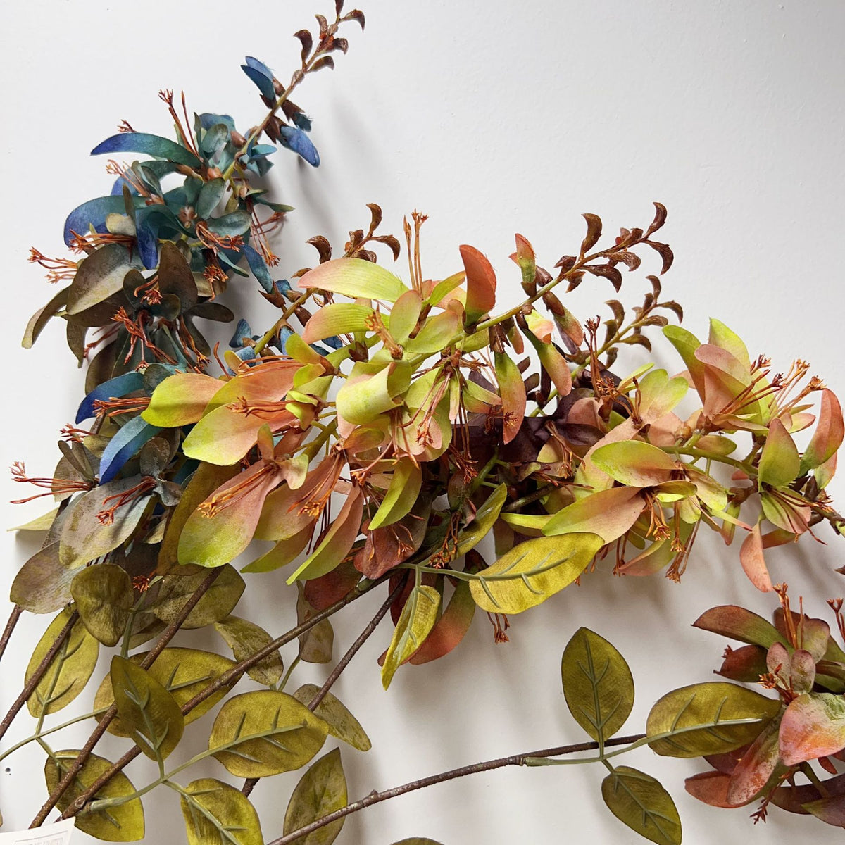 Künstlicher Erythrina-Blütenzweig mit Eukalyptus und Blättern, 83 cm, Einzelstiel aus Seidenstoff