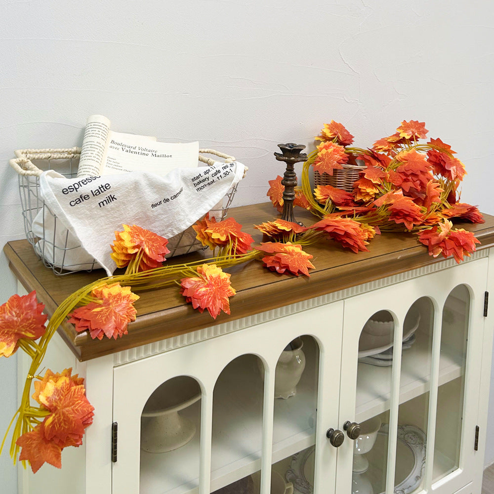Künstliche Ahornblatt-Girlande Herbst, rote Ahornblätter, 12 Ranken à 31 Blätter, Kunstseide, für Hochzeit und Dekoration