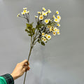 Künstliche Kamillenblüte, einzelner Stiel mit 50 Blüten, 58 cm hoch, aus Seidenstoff - für Hochzeiten, Büro und Innendekoration