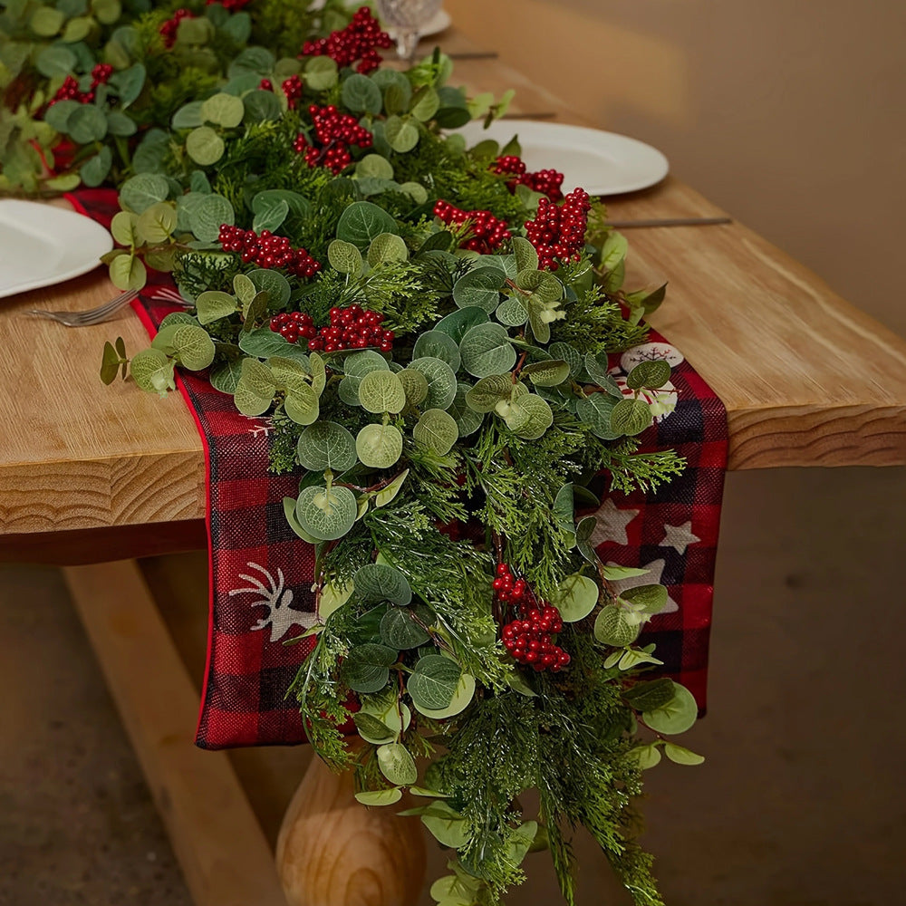 Künstliche Weihnachtsranke mit roten Beeren, Kiefernzweigen und Münzblättern, Kunststoff, 1 Stück, für Innenräume, Schaufenster und Hotel