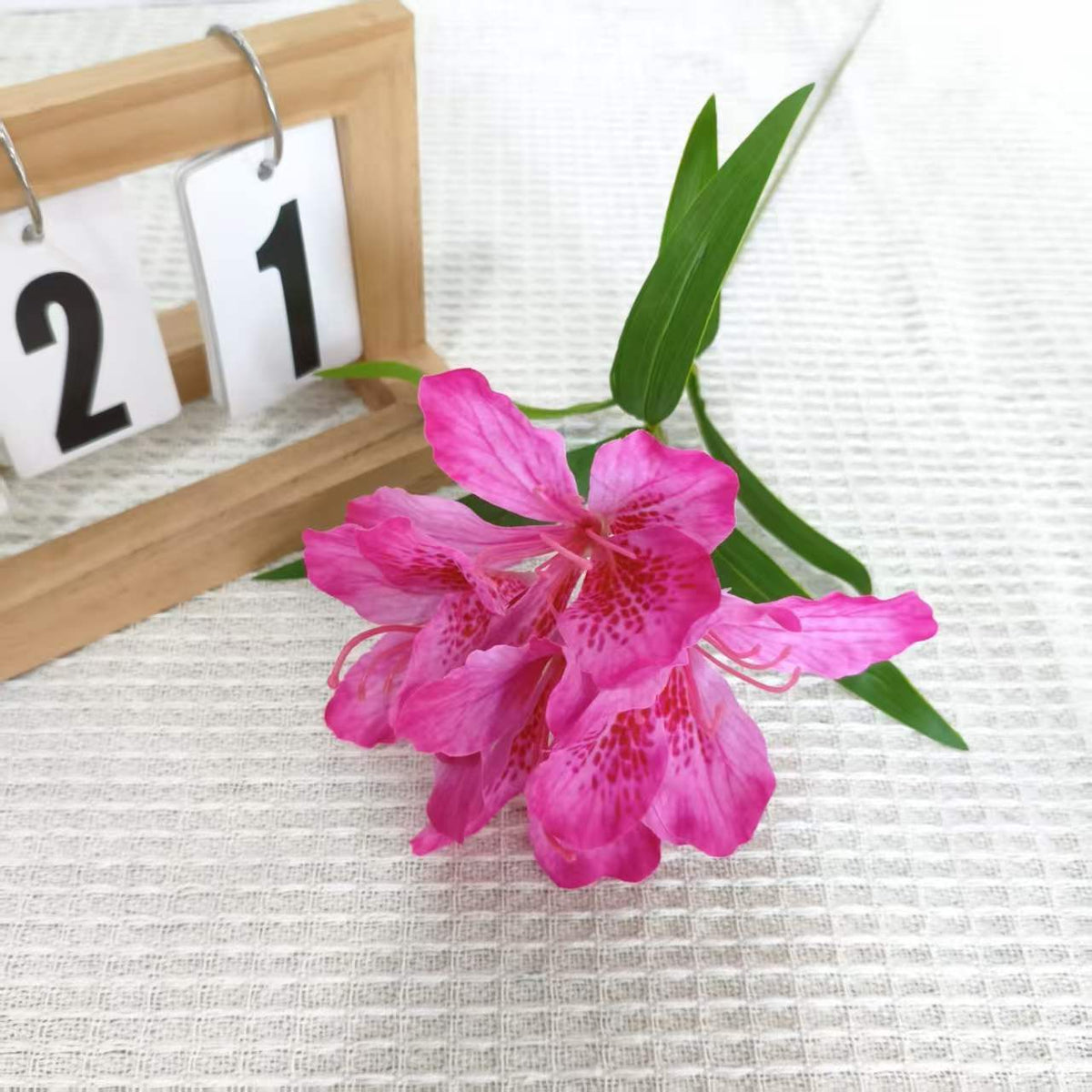 Kunstblume Rhododendron, 70 cm hoch, 3 Blüten, aus Seidenstoff, für Hochzeiten und Innendekoration
