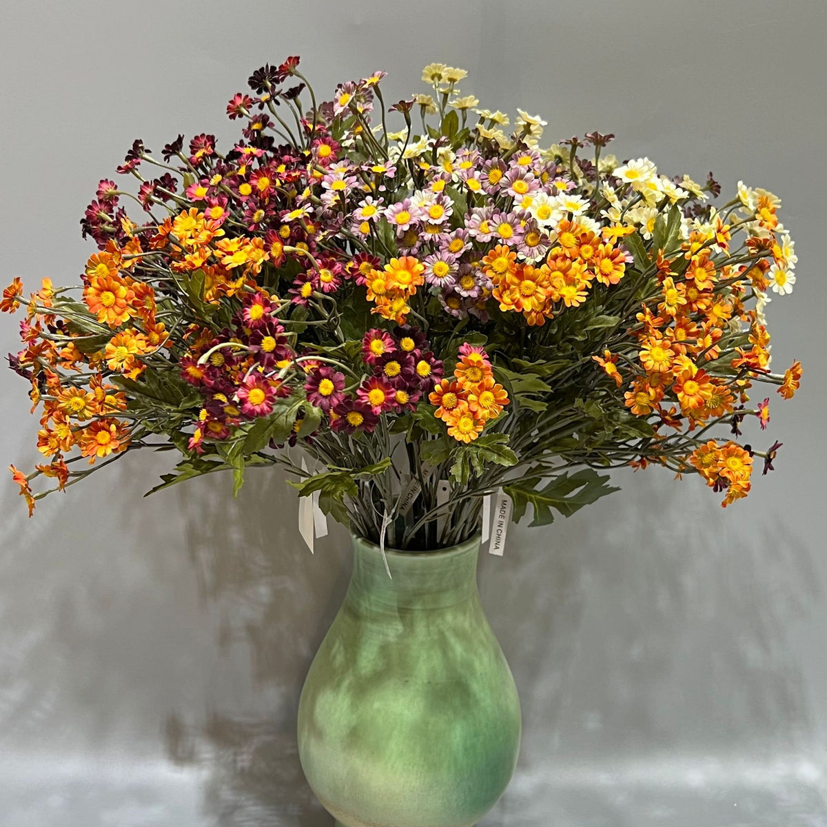 Künstliche Kamillenblüte, einzelner Stiel mit 50 Blüten, 58 cm hoch, aus Seidenstoff - für Hochzeiten, Büro und Innendekoration