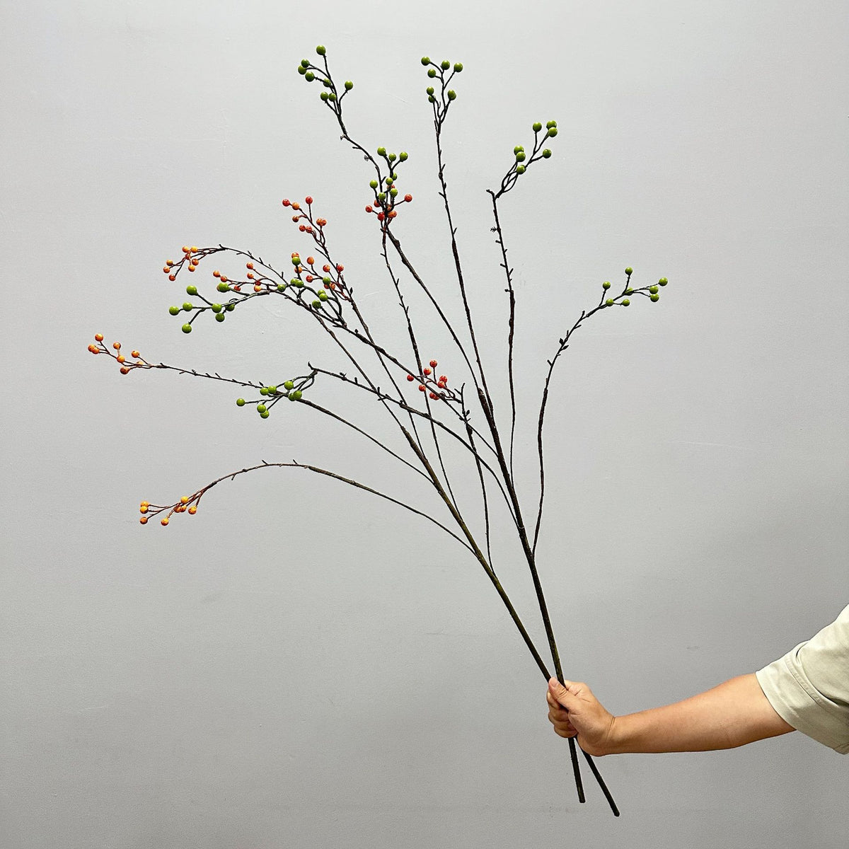 Künstliche Rote-Beeren-Busch-Dekoration, 140 cm langer Zierzweig aus Schaumstoff, für Hochzeiten, Innen- und Außendekoration
