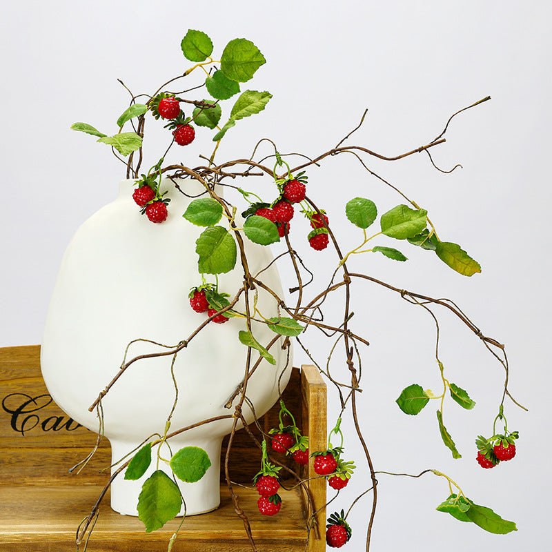 Künstliche Erdbeerranke mit 16 Beeren, 97 cm Länge, für Innendekoration und Gewerberäume