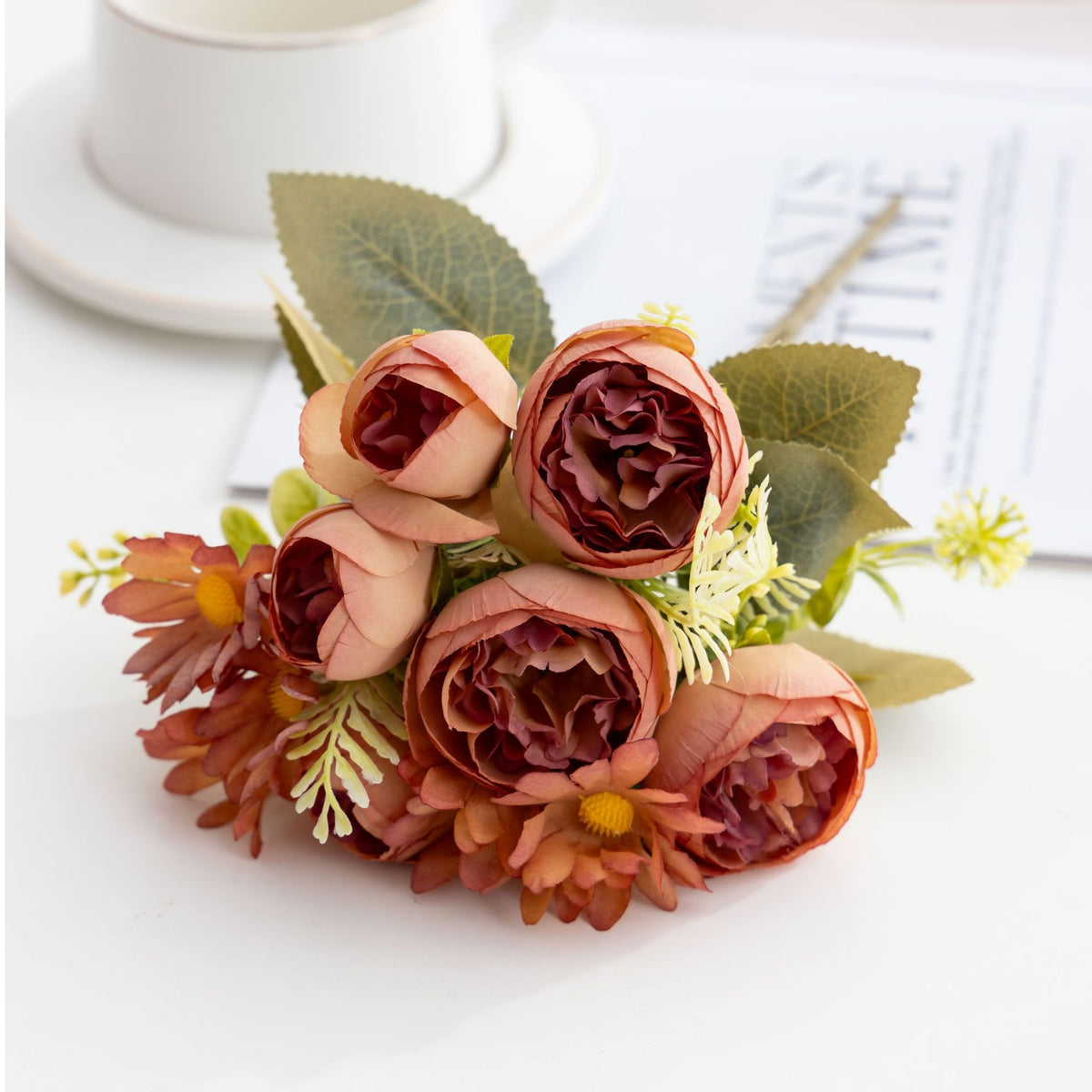 Künstliche Pfingstrosen mit Gänseblümchen, Bouquet mit 14 Blüten, 30 cm hoch, retro Stil, aus Seidenstoff