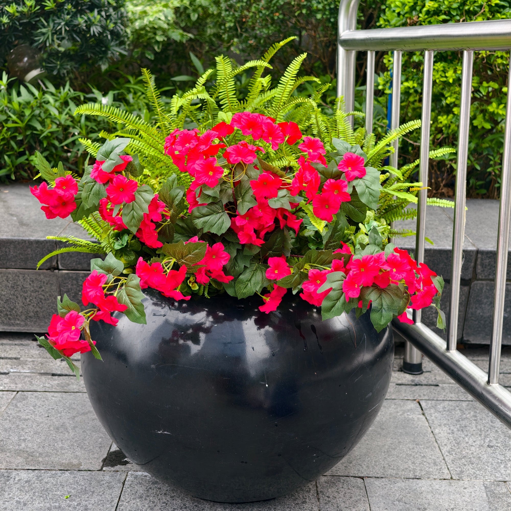 Upgraded Faux Petunia Blumen – UV-beständige Kunstblumen für Außenbereich, Garten & Terrasse Deko