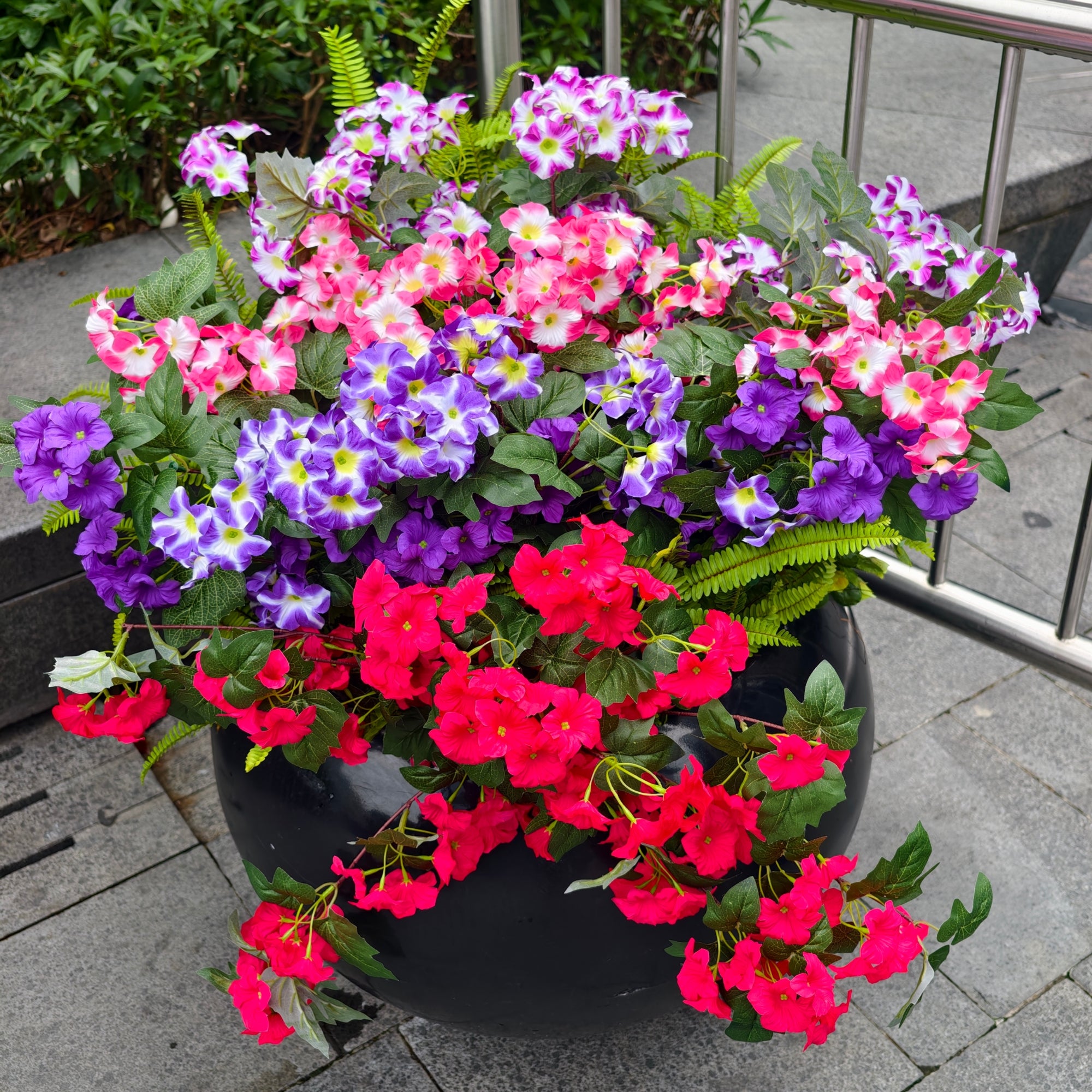 Upgraded Faux Petunia Blumen – UV-beständige Kunstblumen für Außenbereich, Garten & Terrasse Deko
