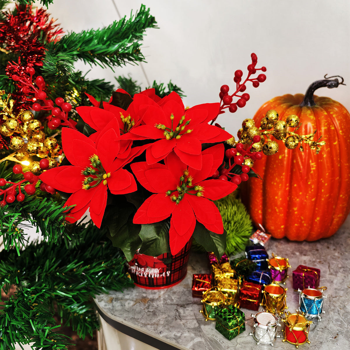 28 cm Weihnachtliches Blumenarrangement mit Weihnachts-Poinsettie und Eisenvase