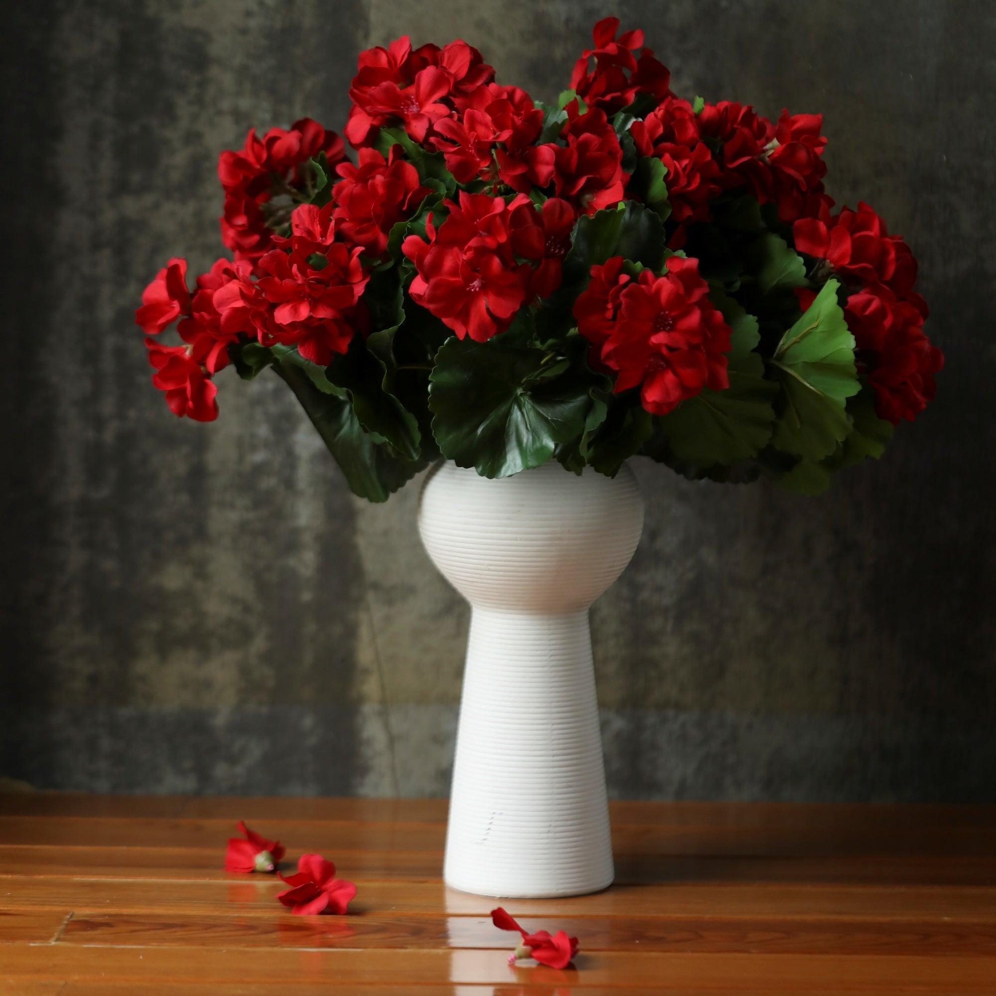 Geranienbusch künstlich UV-beständig – 43 cm, Premium Real-Touch – täuschend echte Kunstblumen für Balkon, Vase & Hochzeitsdeko