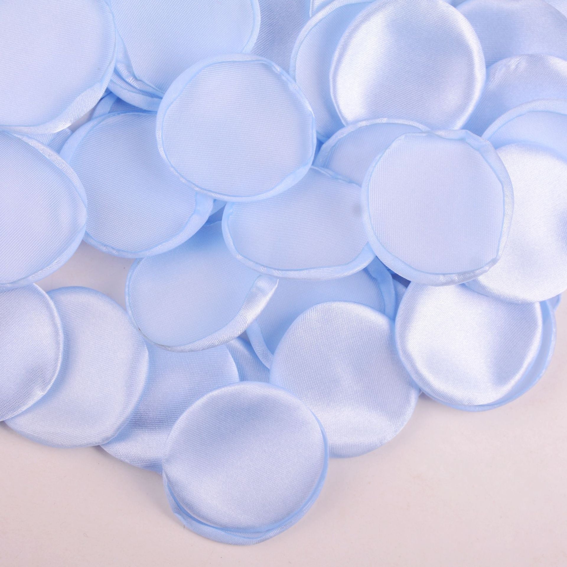Seidenrosenblätter 200 Stück Großpackung – 4 cm Streudeko für Hochzeit, Tischdeko & Floristik, wiederverwendbar